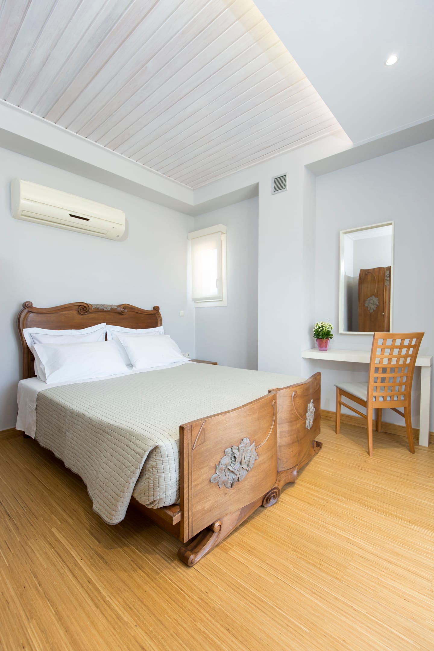 Queen Virginia Villa