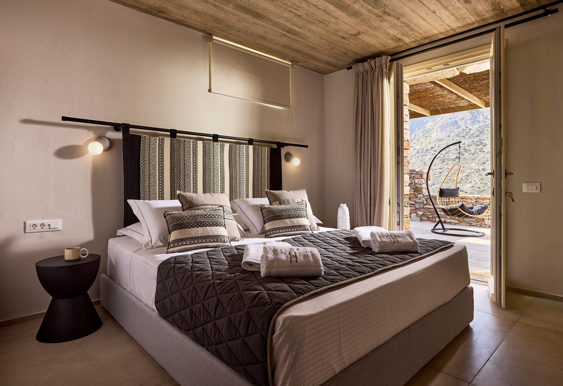 Deluxe Double Cave Room with Side Sea View & Hot-tub