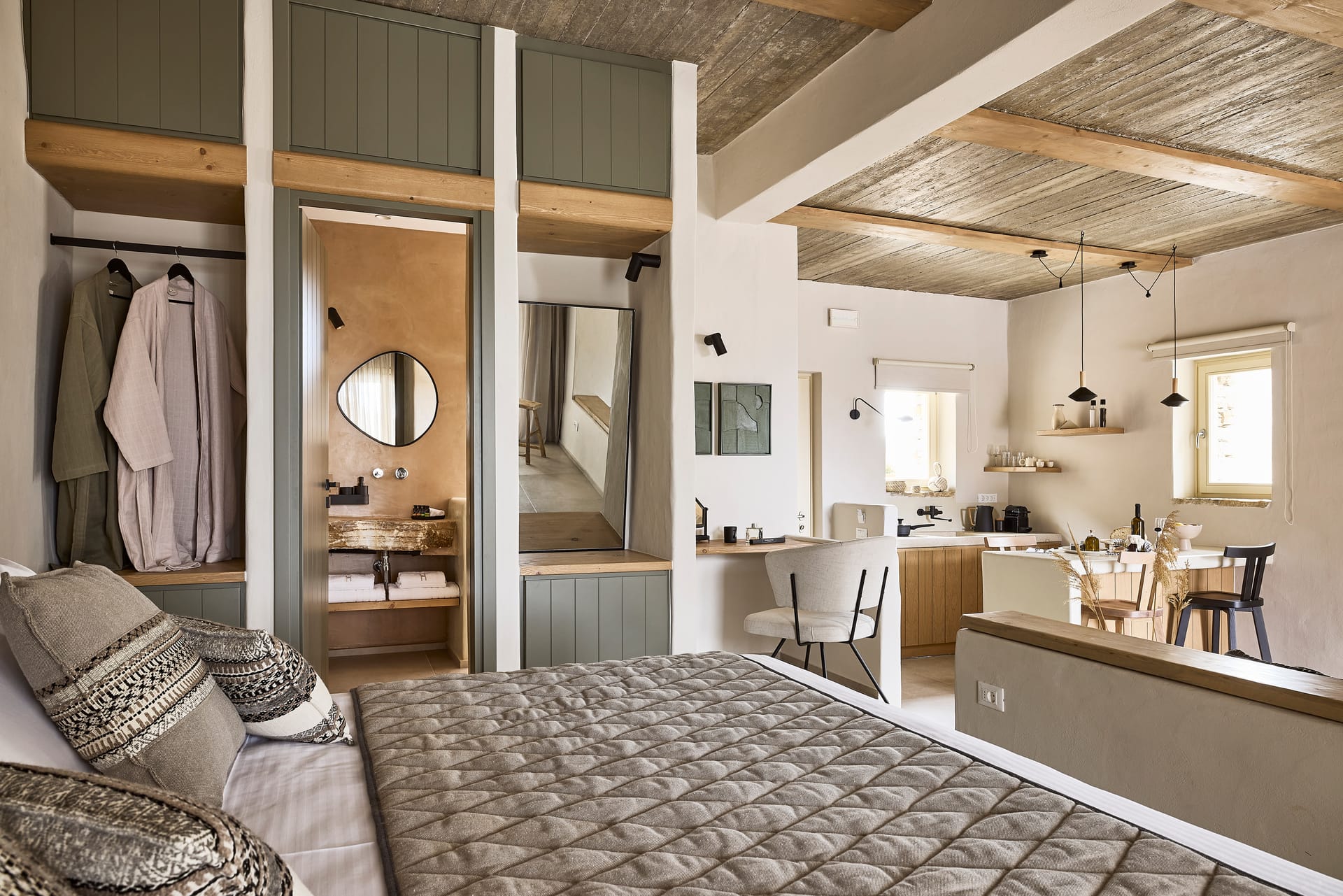 Suite with Sea View & Private Pool