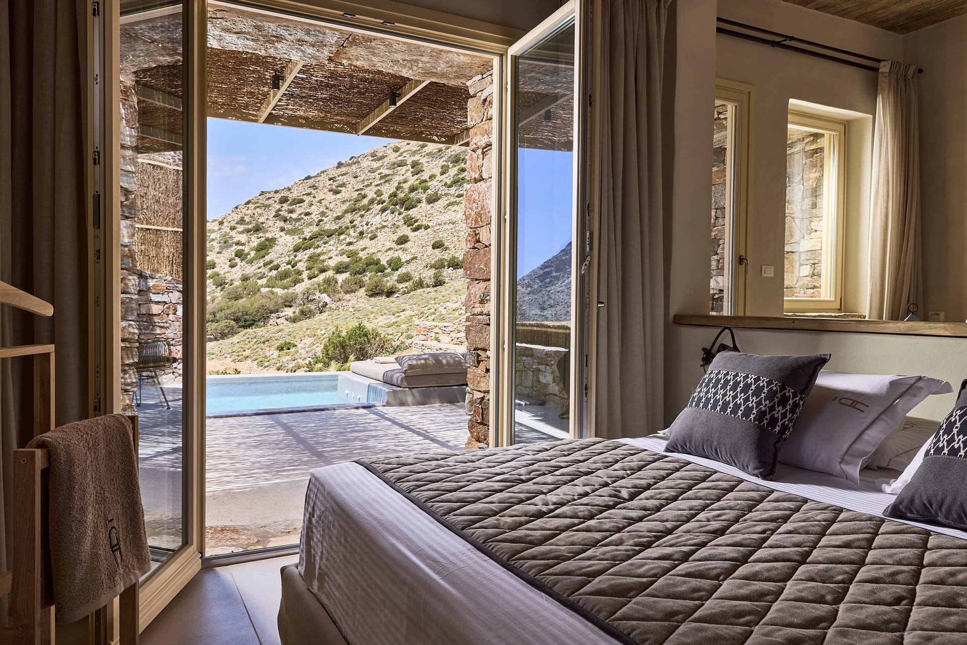 Suite with Sea View & Private Pool