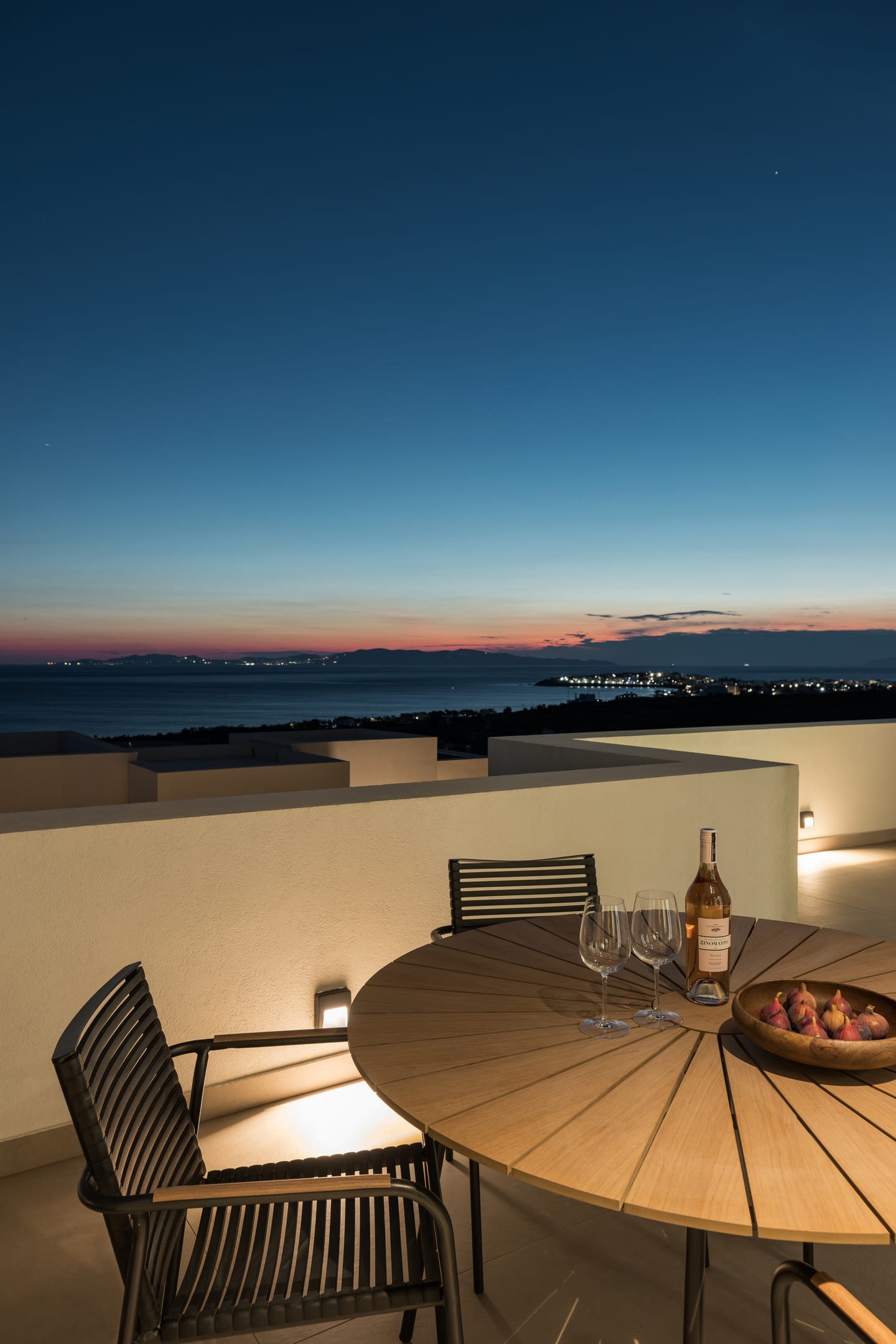 2 Bedroom Sea View Suite with Sharing Pool “Sky”