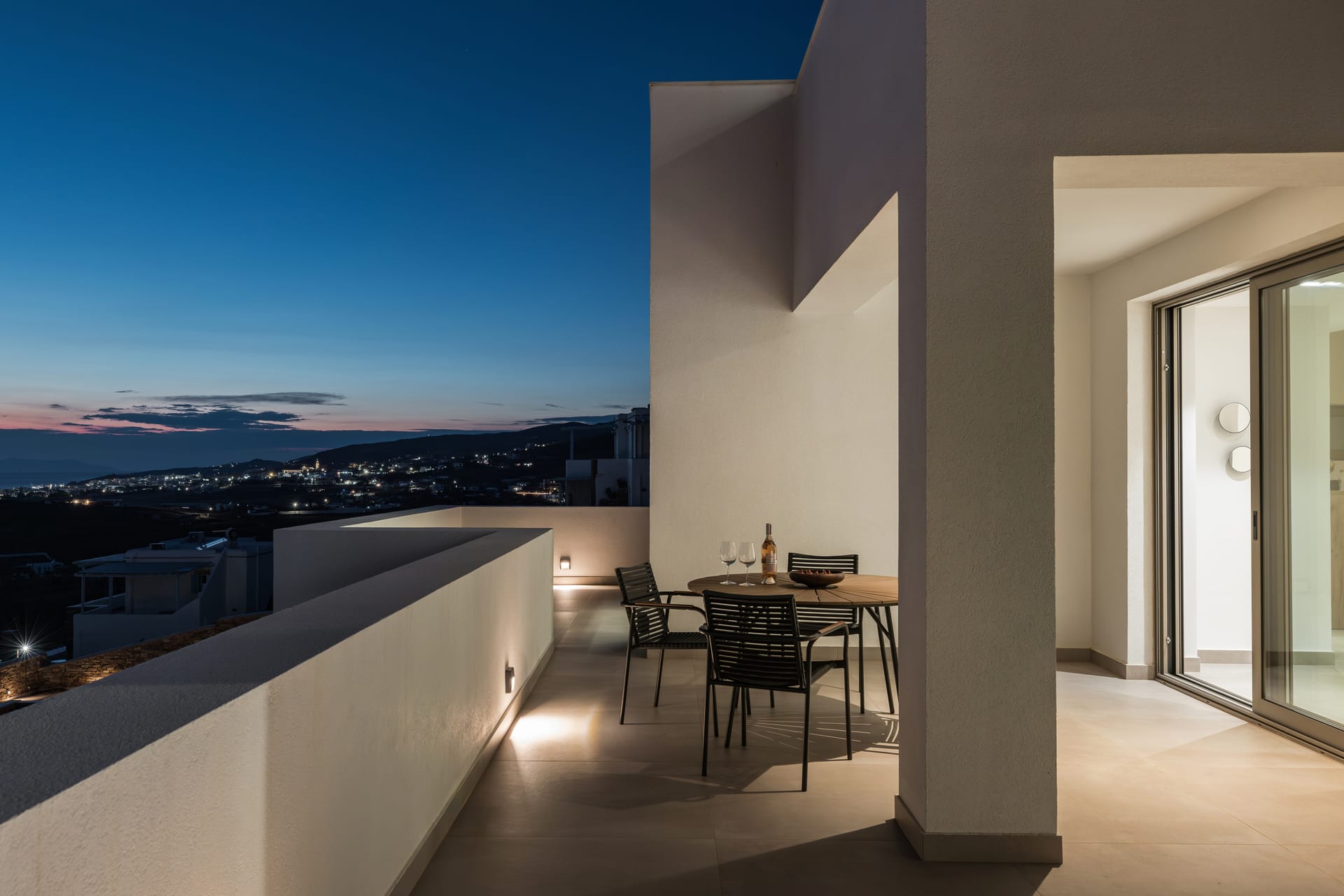 2 Bedroom Sea View Suite with Sharing Pool “Sky”