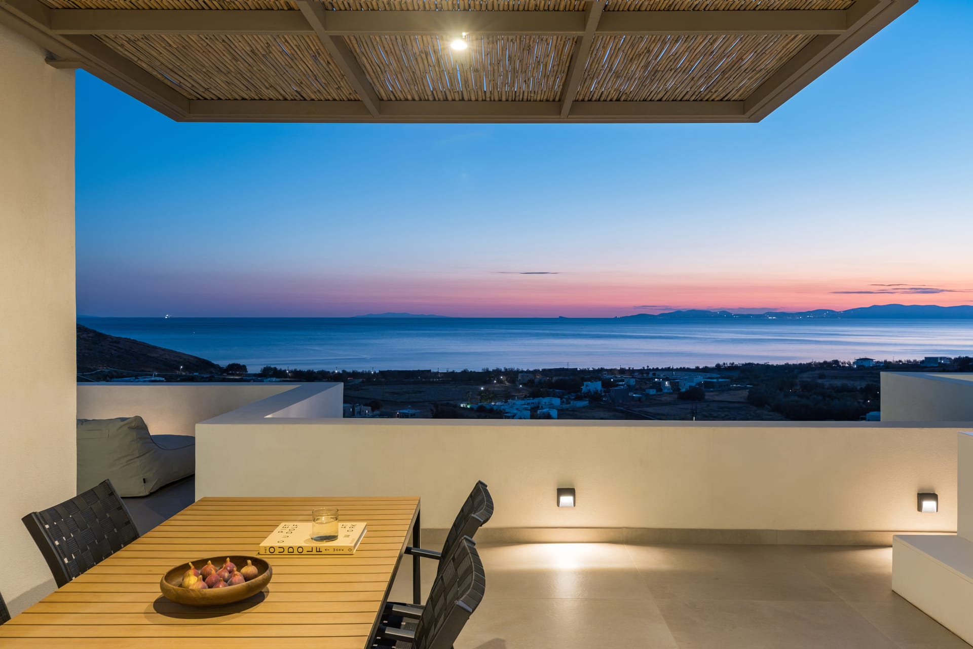 2 Bedroom Deluxe Suite with Outdoor Jet Tub | Aura Gres