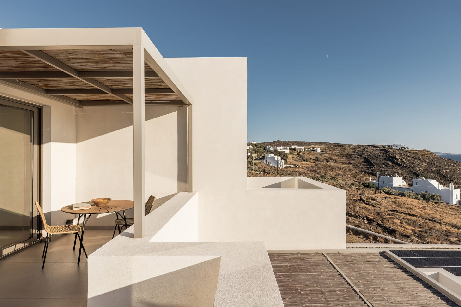 1 Bedroom Deluxe Suite with Outdoor Jet Tub | Sun Gres