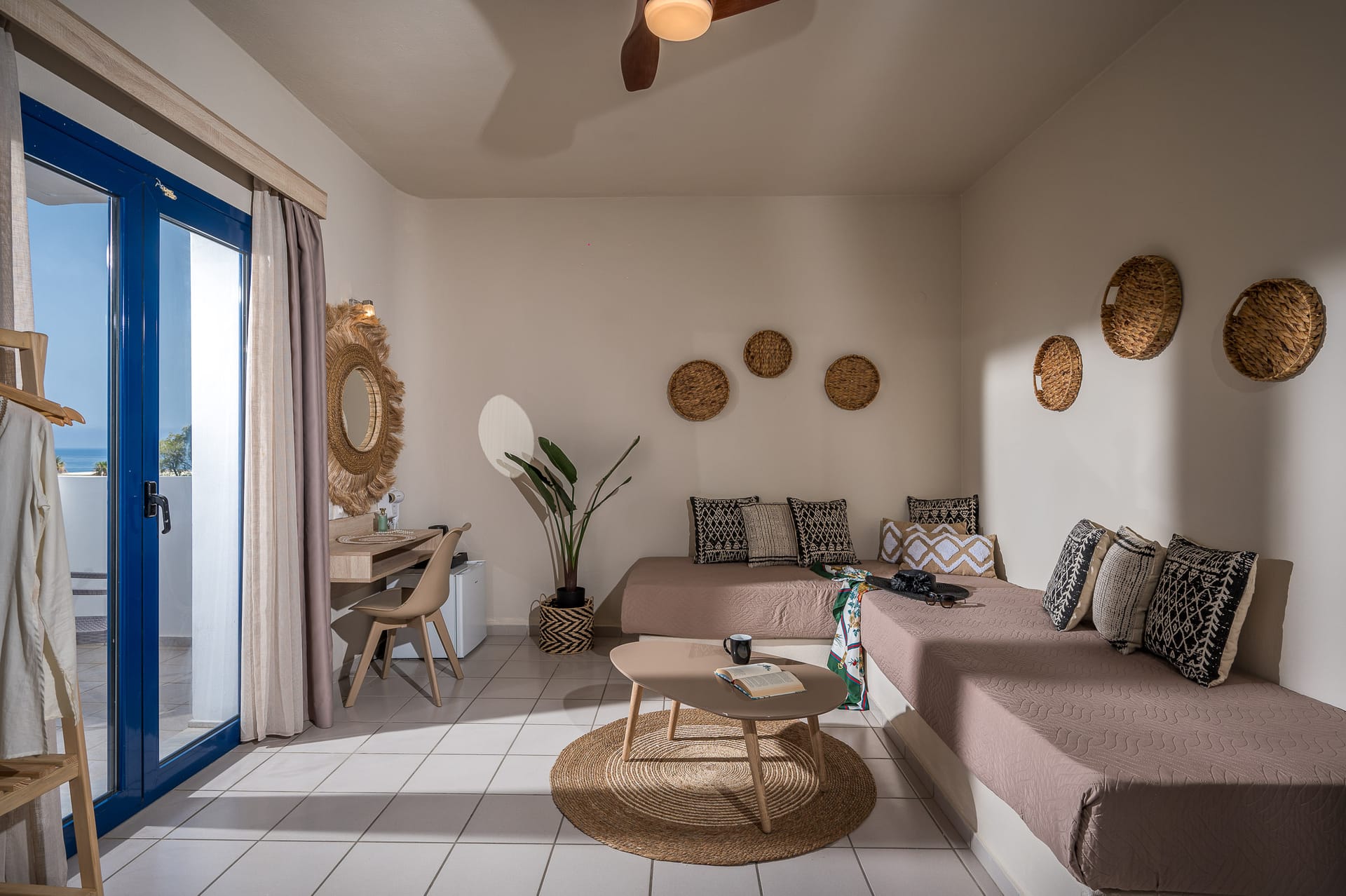 Family room with Garden View