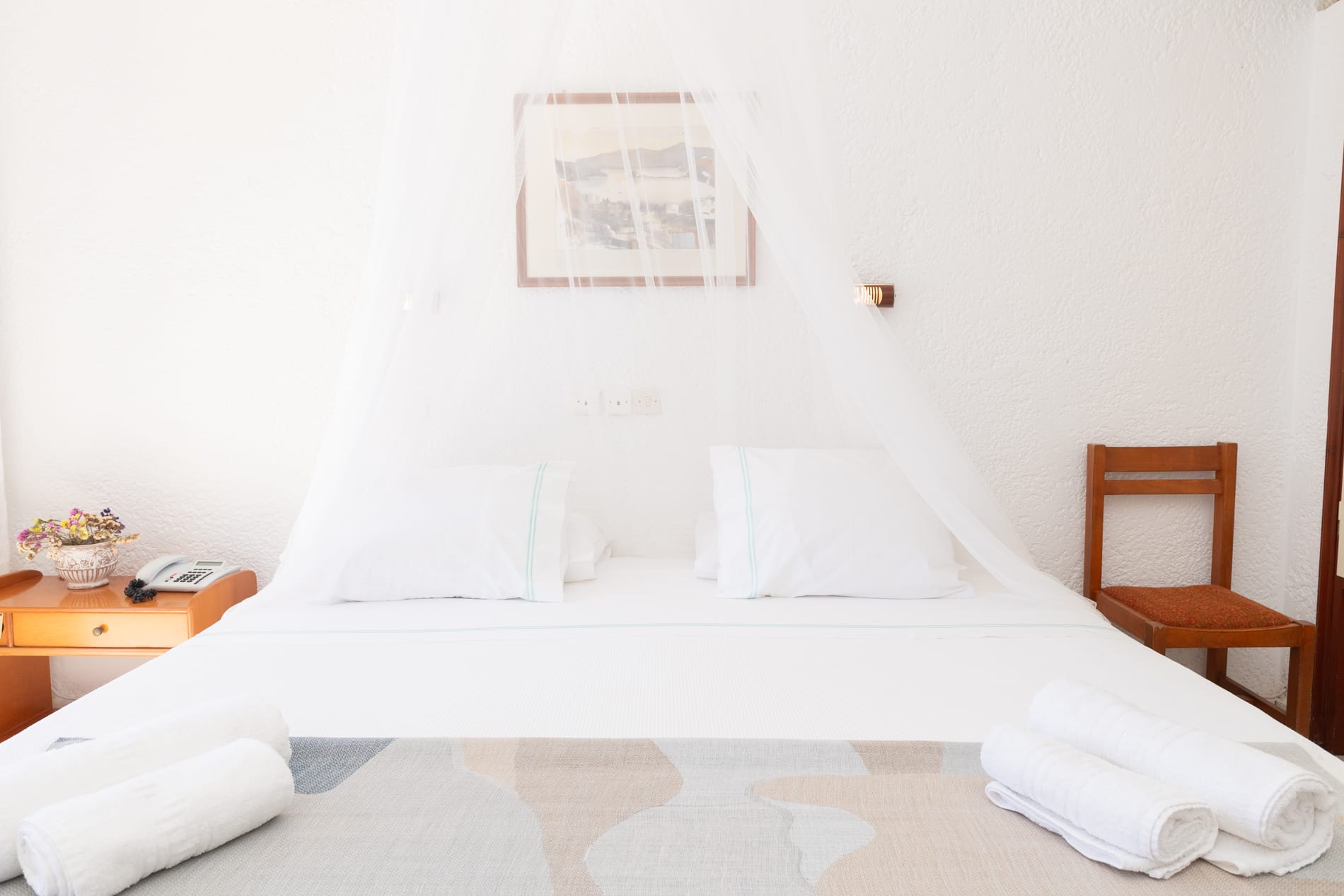 Twin/Double Room with Side Sea View or Mountain View 20m2