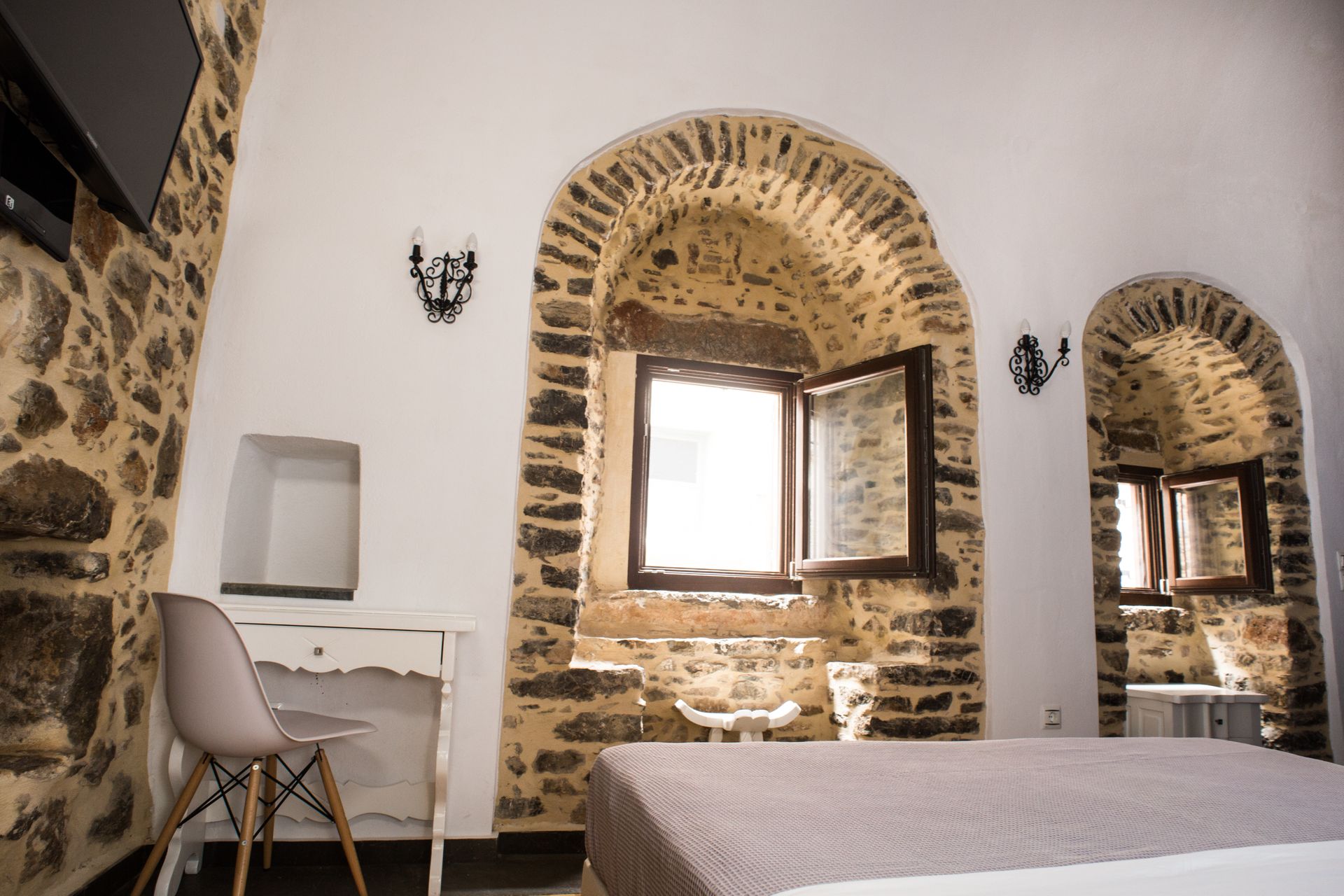 Aspros Gatos - Standard Twin/Triple Room