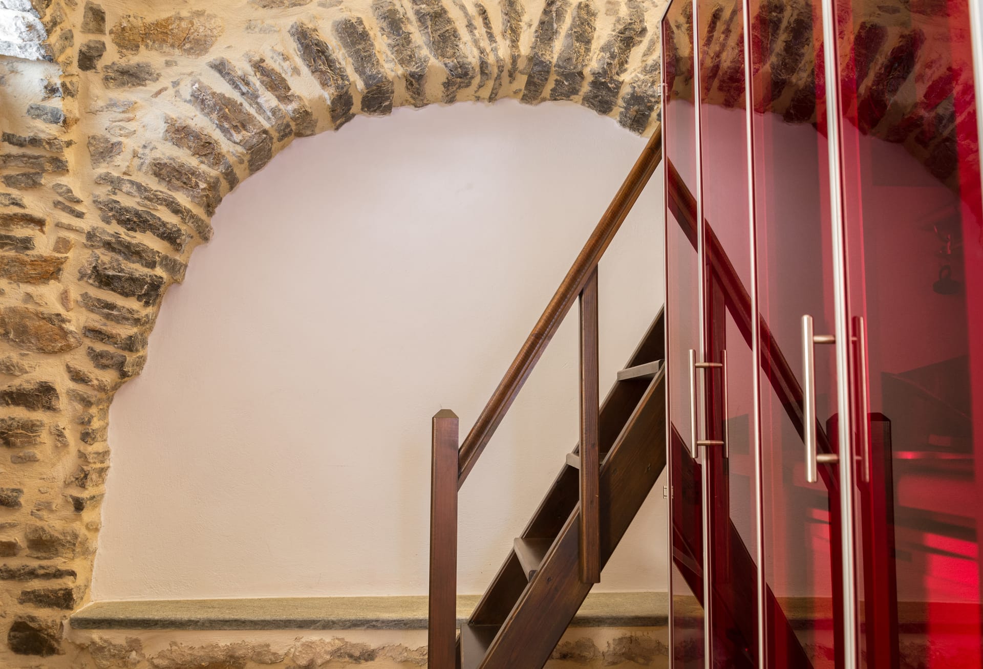 Megalo Kri Kri - Superior Studio