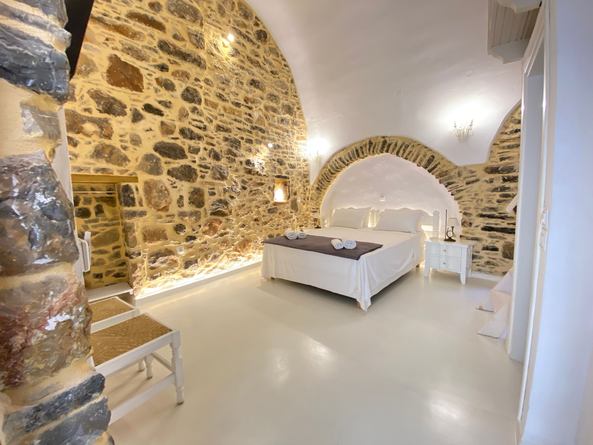 Koukouvagia Suite