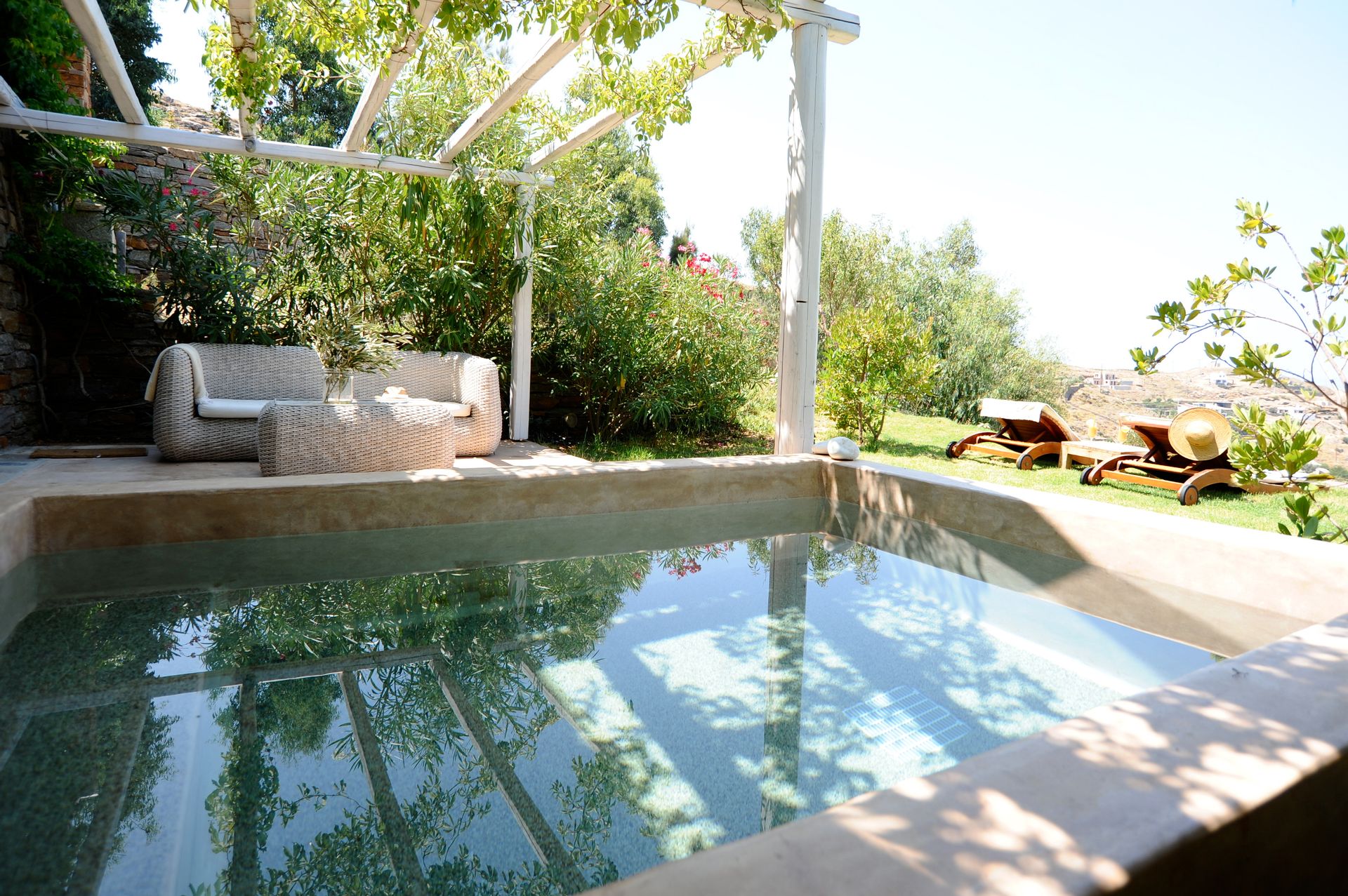 Aigis Private Living