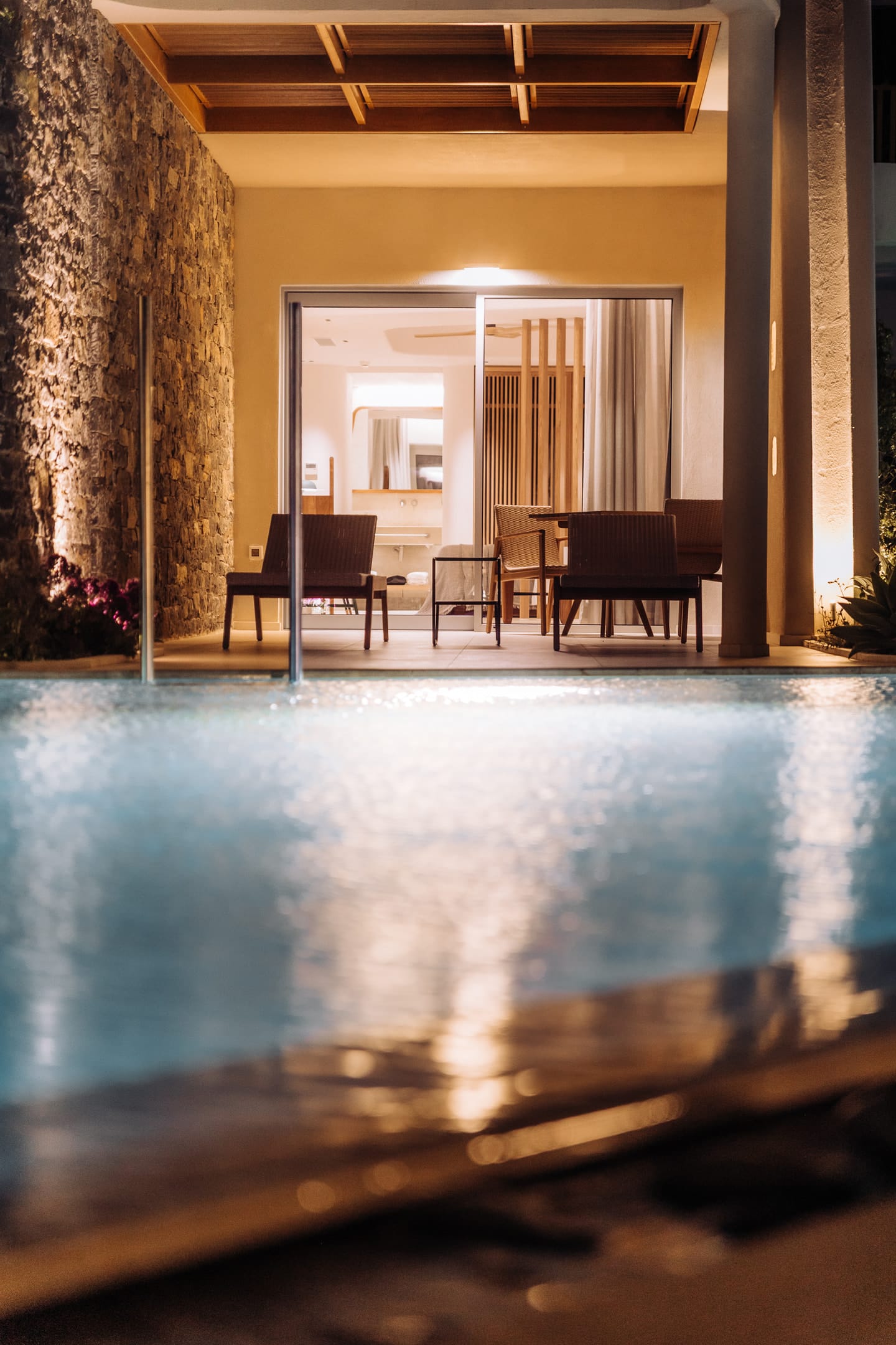 Deluxe Swim Up