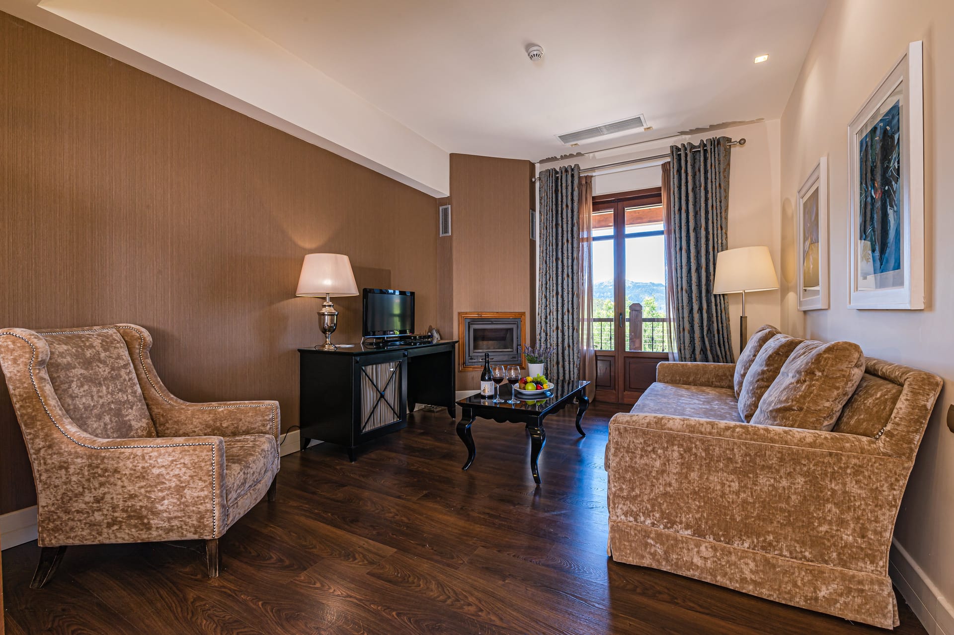 Luxury Suite