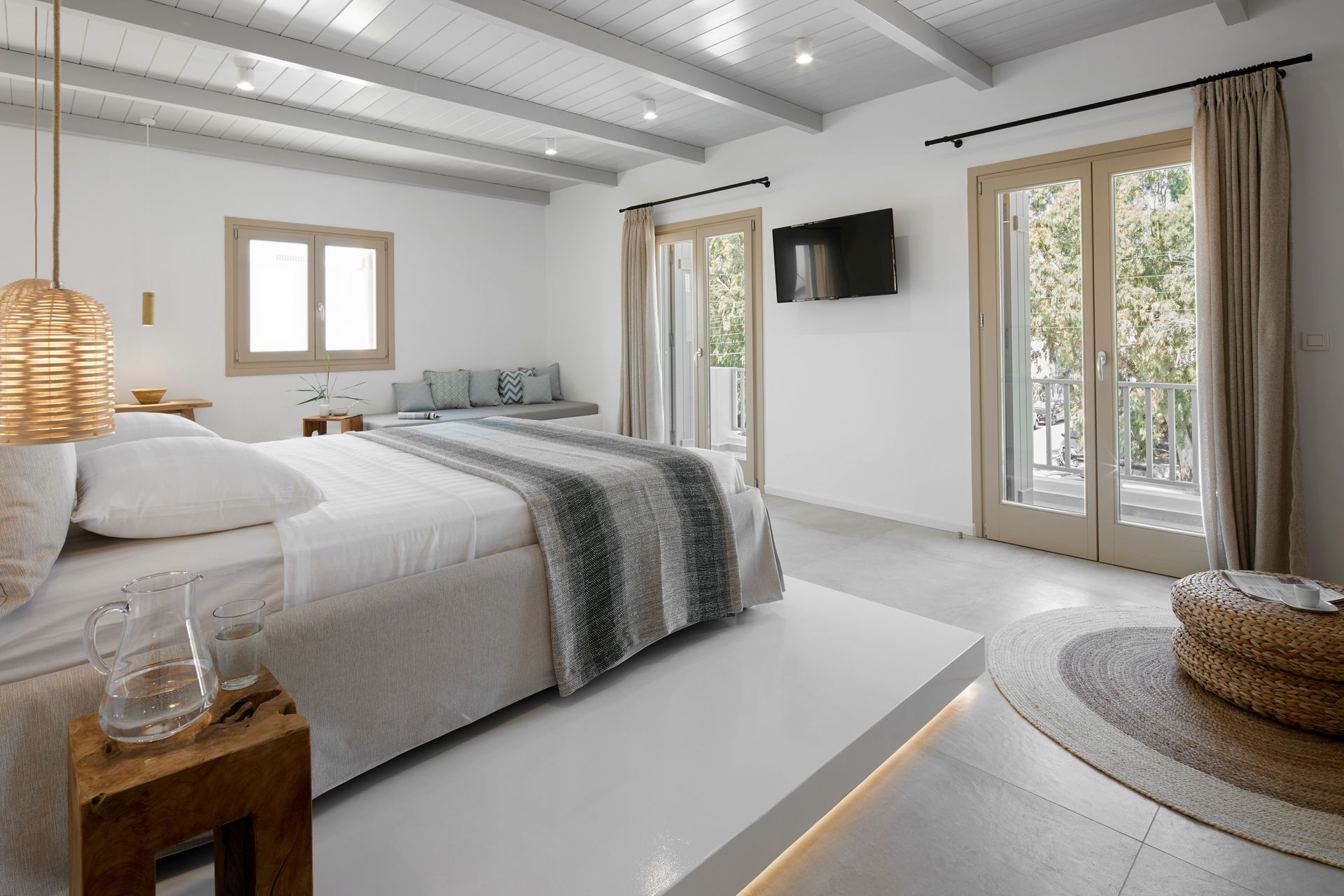 Exclusive Suite with Indoor Heated Jacuzzi