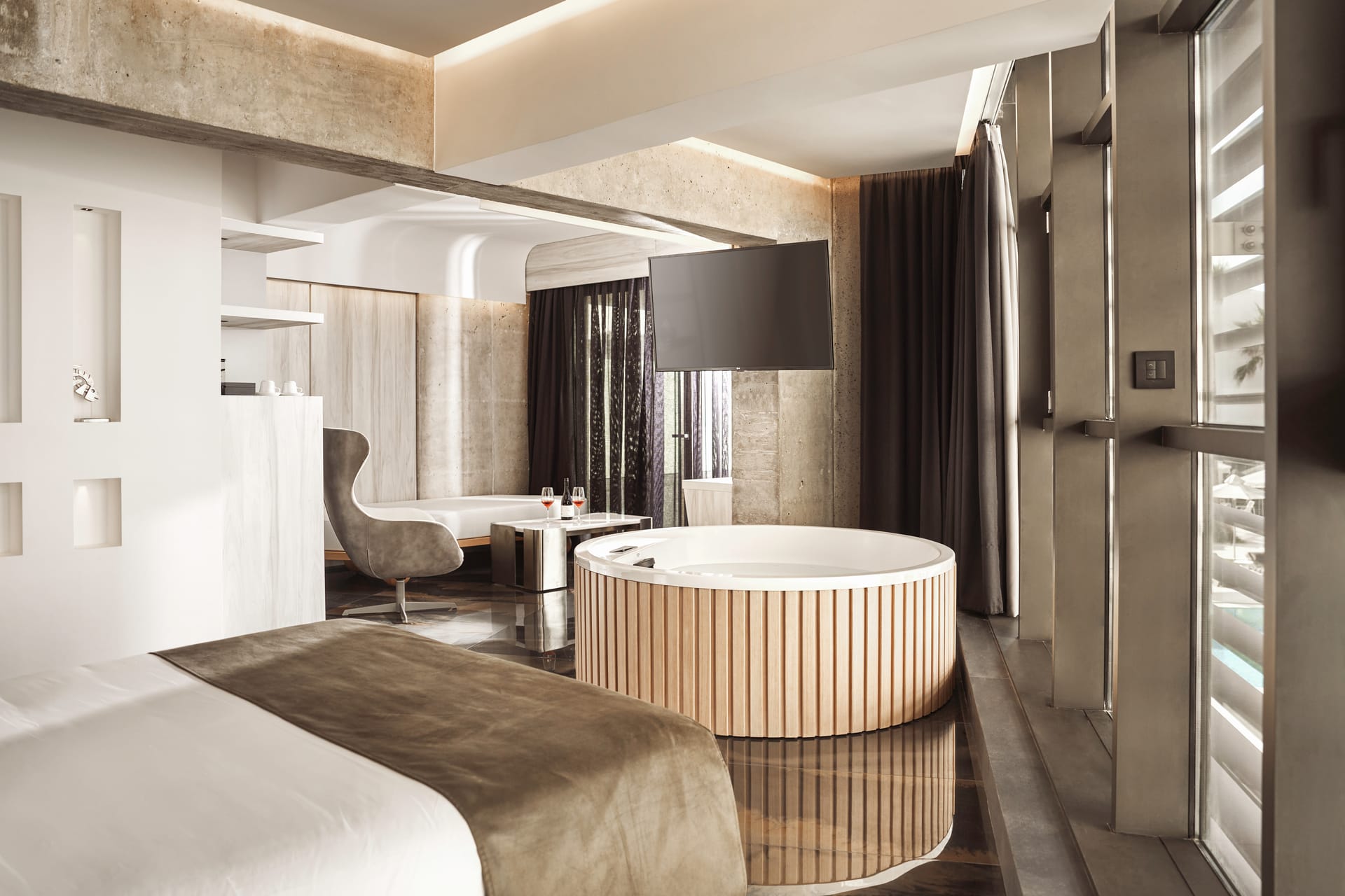 Deluxe Suite with Hot Tub &amp; Sea View