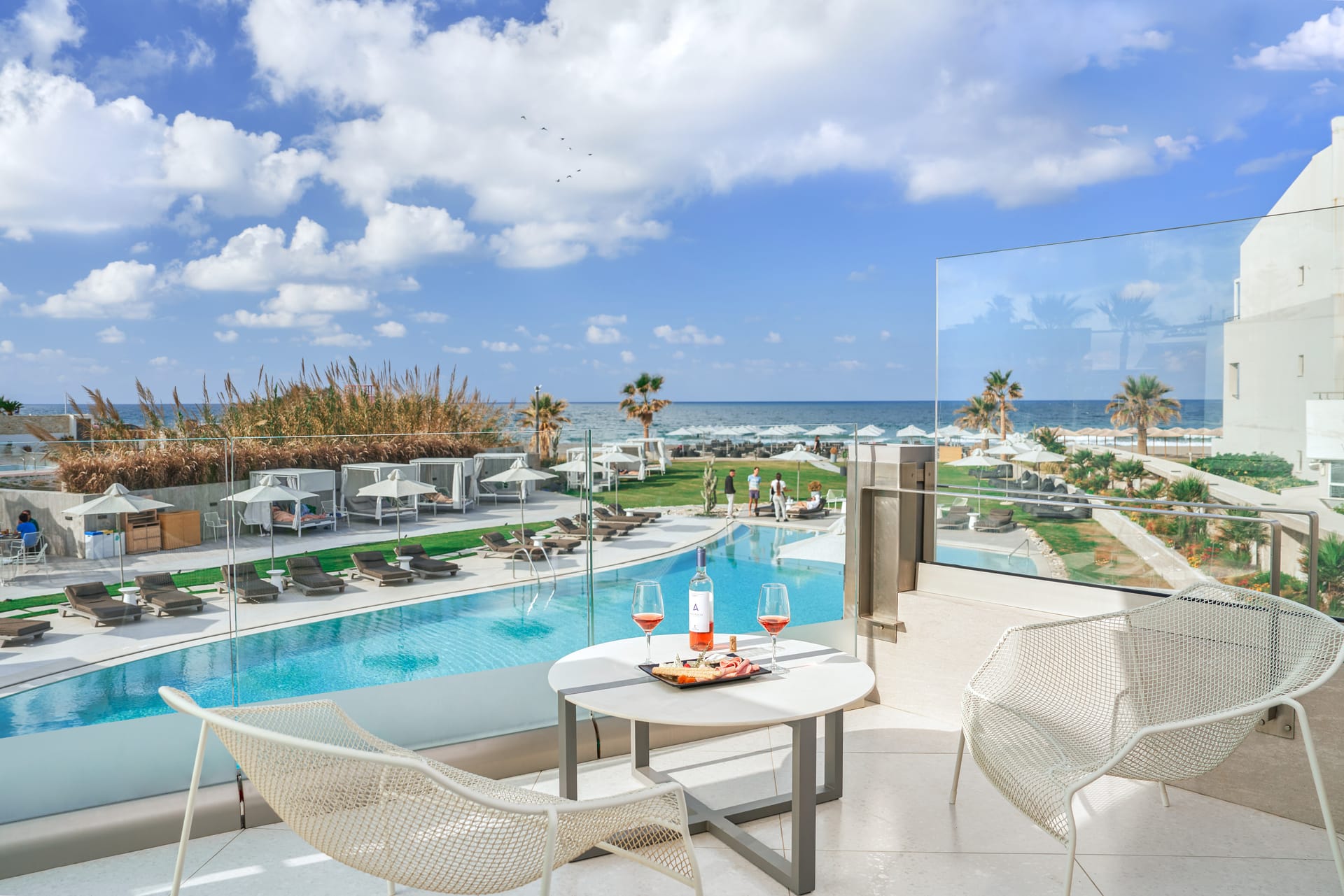 Deluxe Suite with Hot Tub &amp; Sea View