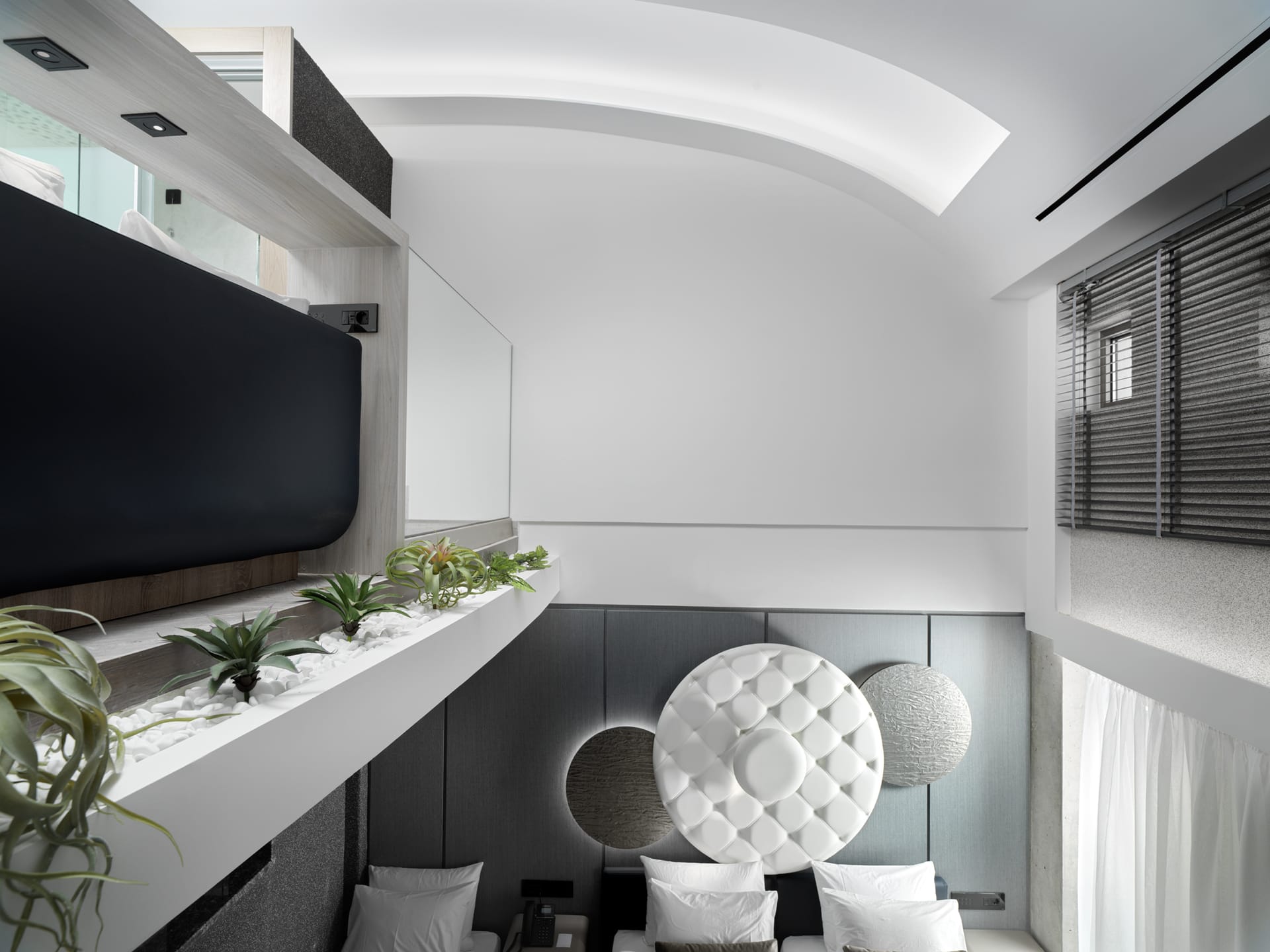 Maisonette with Hot Tub &amp; Sea View