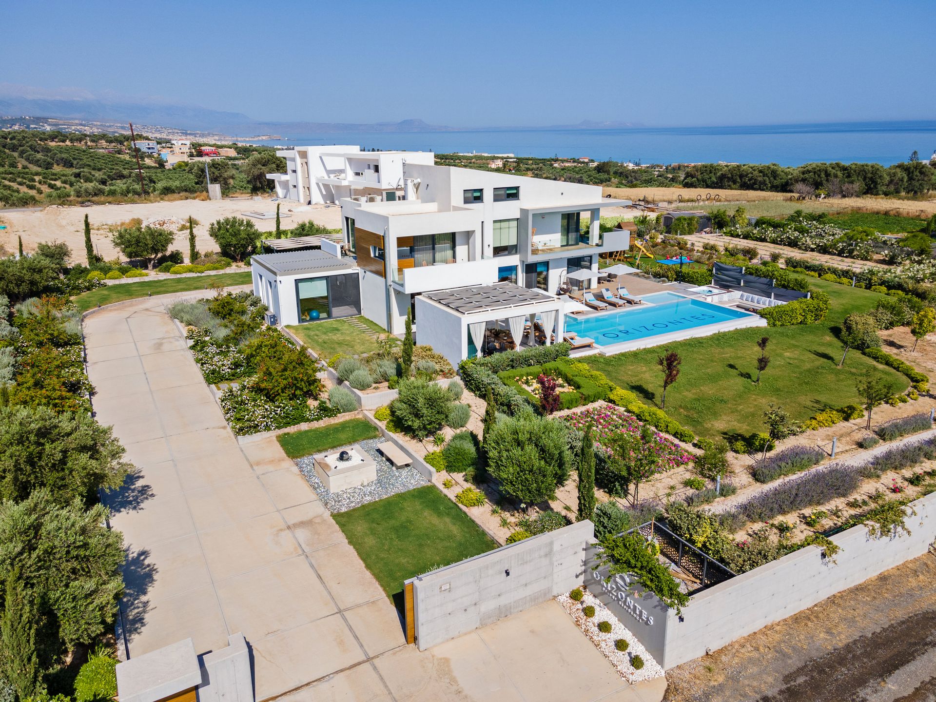 Orizontes Deluxe Residence