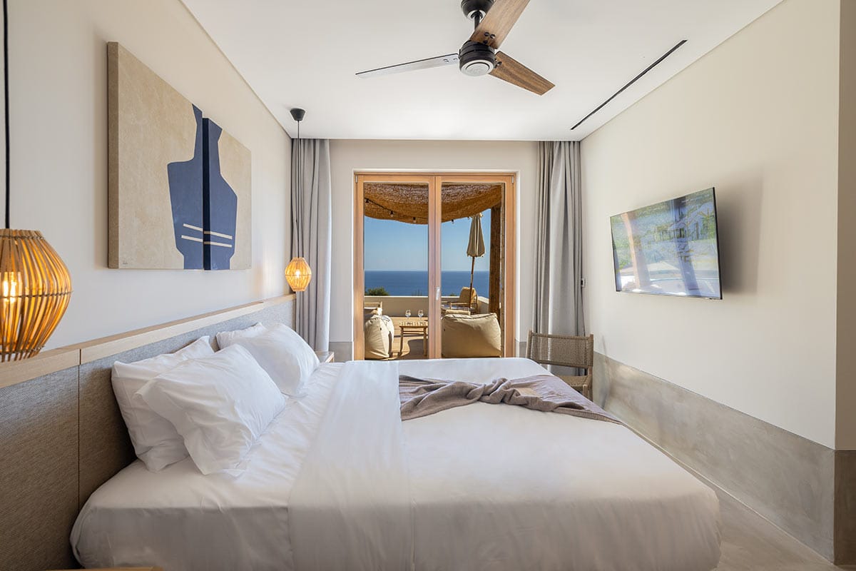 Ammos Sea View Jacuzzi Suite