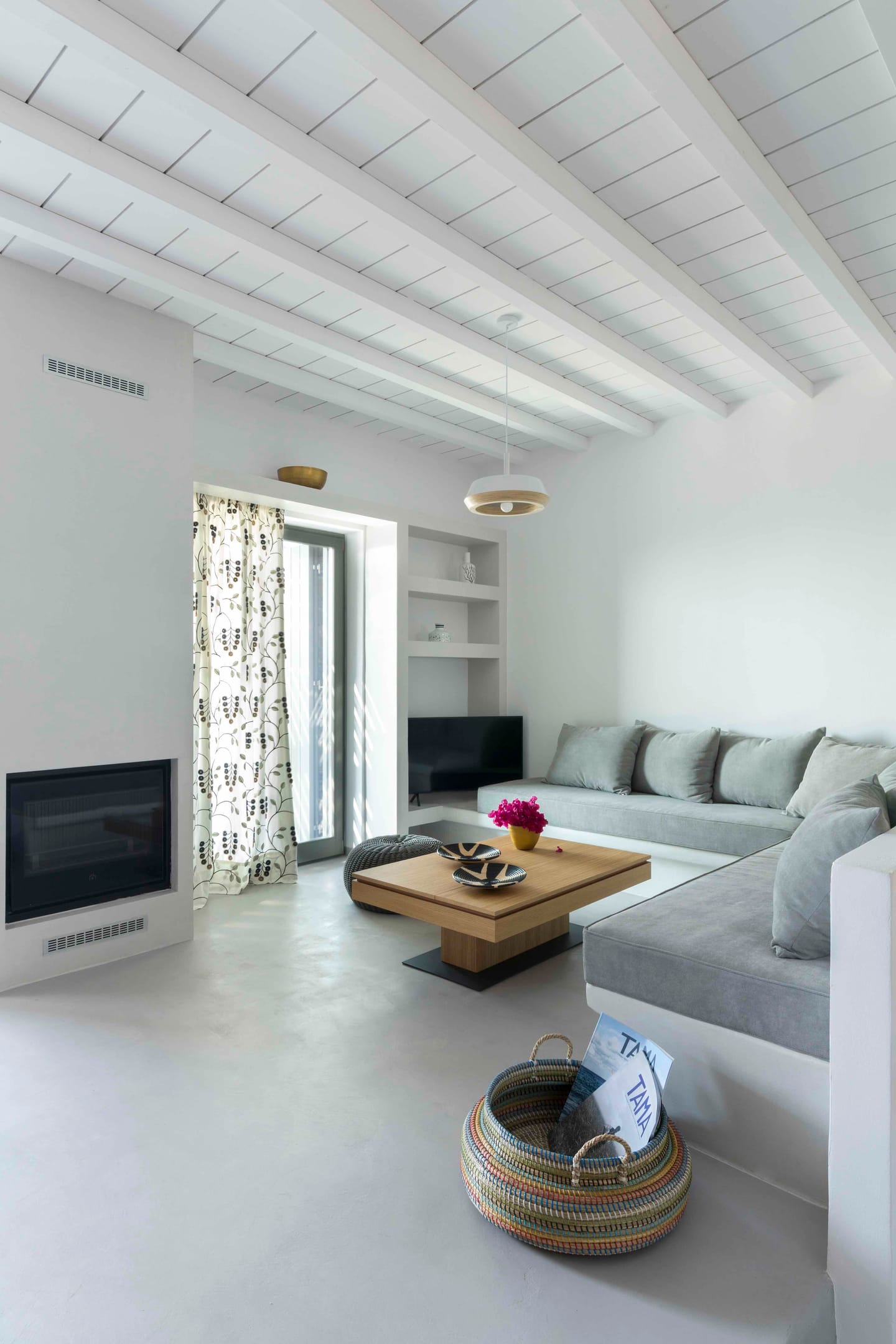 Eos Villa with Private Hot Tub and Sea View 96m²