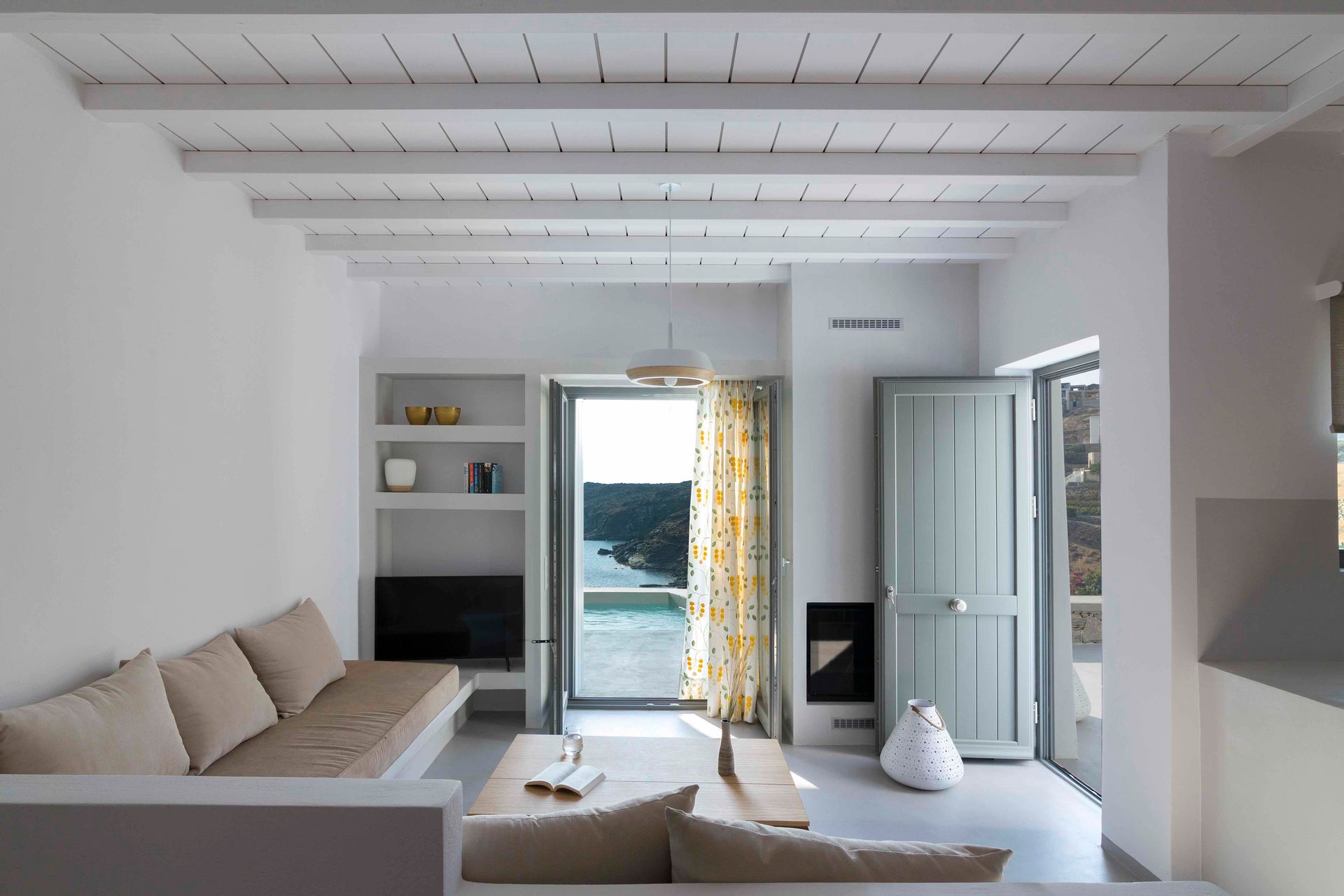 Helios Villa with Private Pool and Sea View 96m²