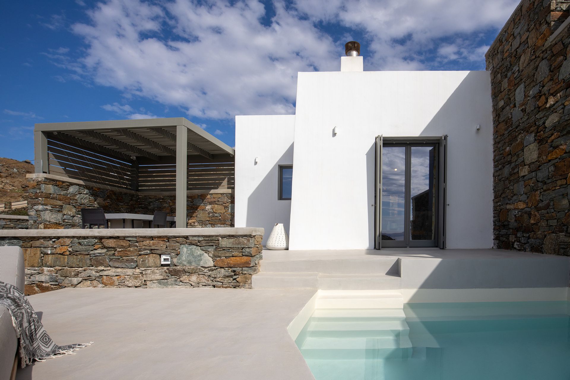 Villa Helios with Private Pool and Sea View 96m²