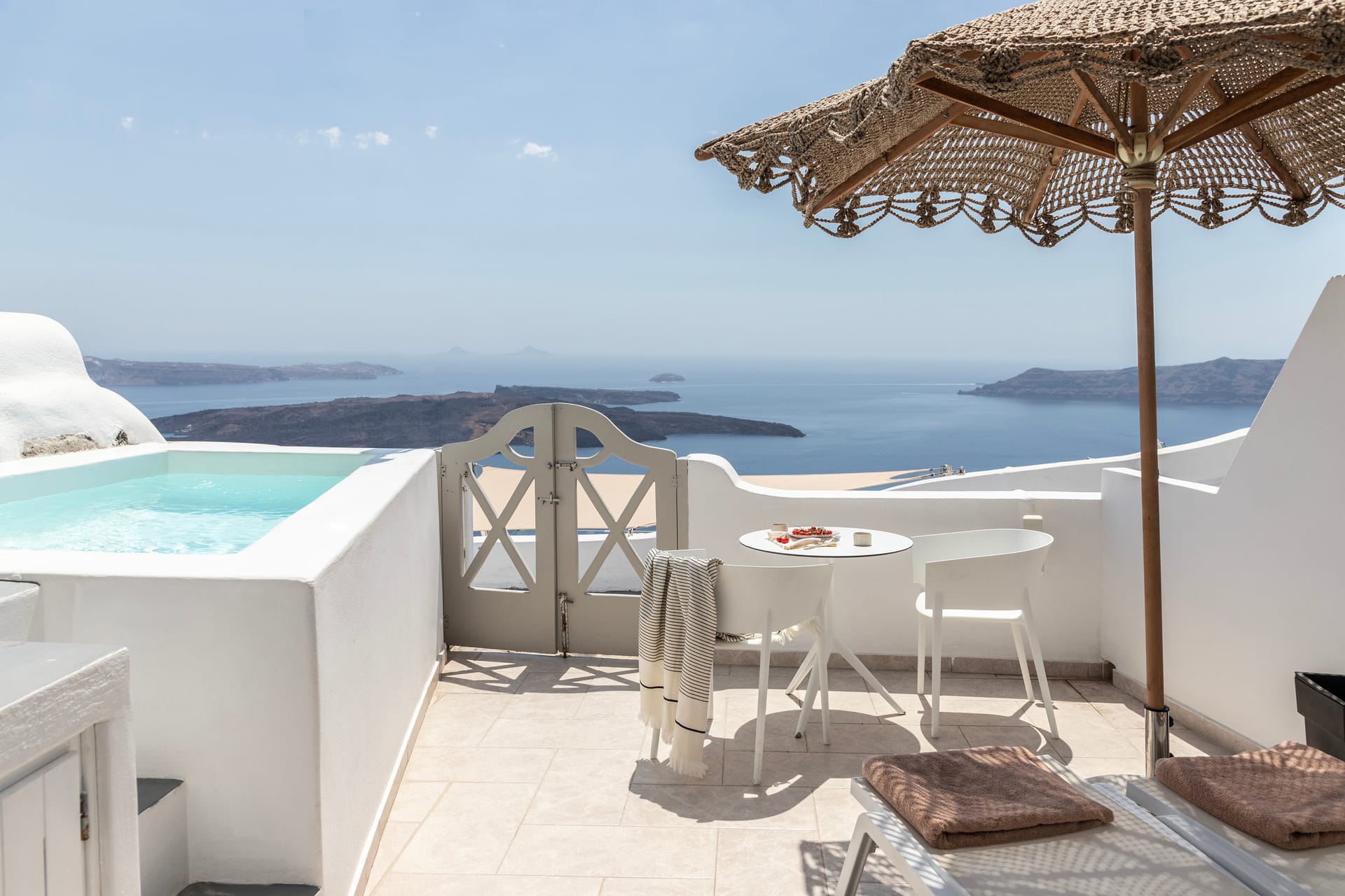 Cave Suite with Outdoor Heated Jacuzzi - Annex Building