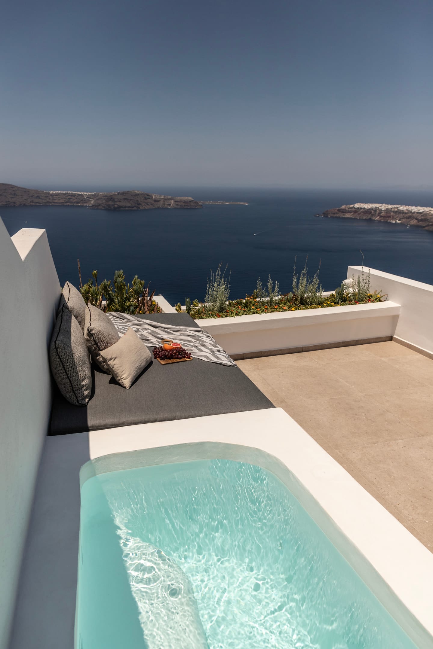 Deluxe Suite with Outdoor Heated Jacuzzi