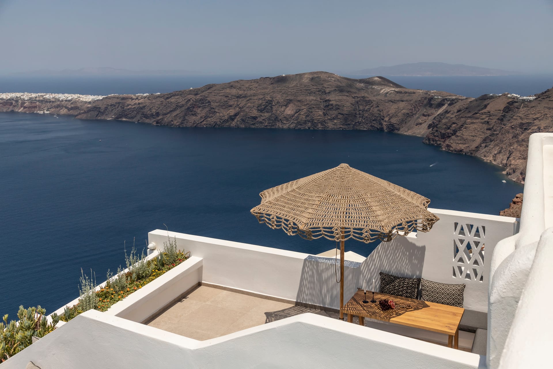 Deluxe Suite with Outdoor Heated Jacuzzi