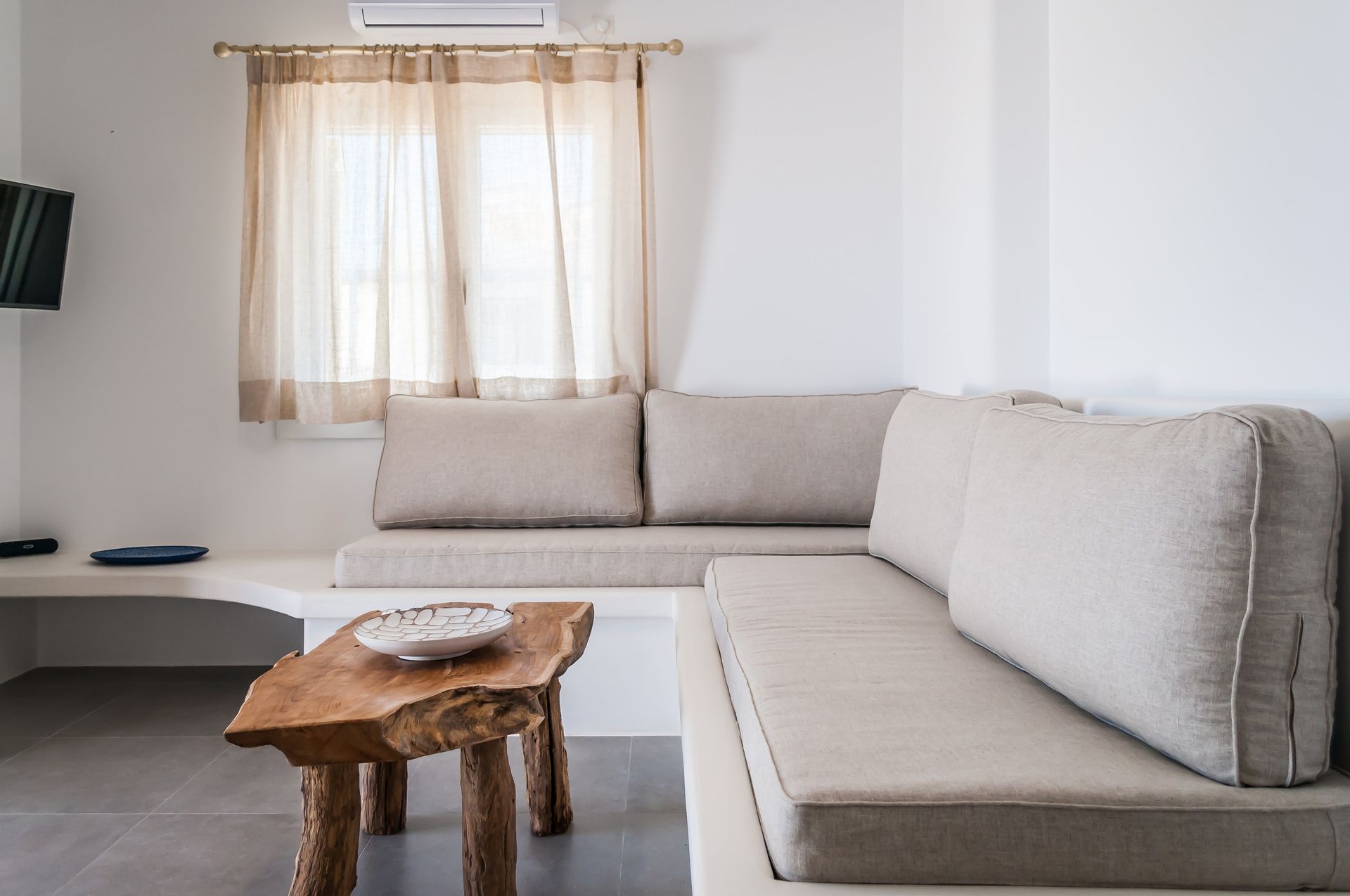 Master Suites Sea View Pollonia Village