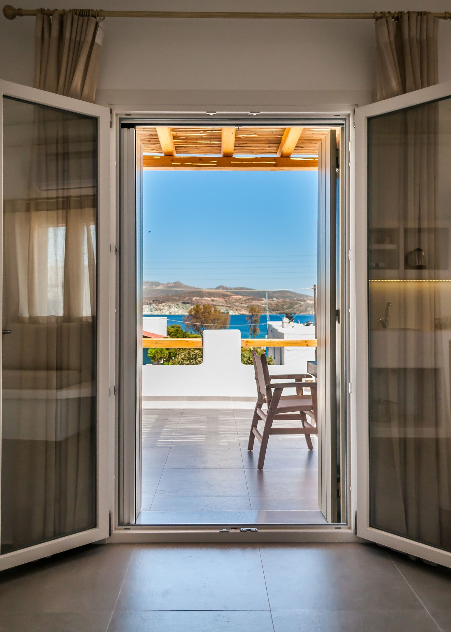 Master Suites Sea View Pollonia Village