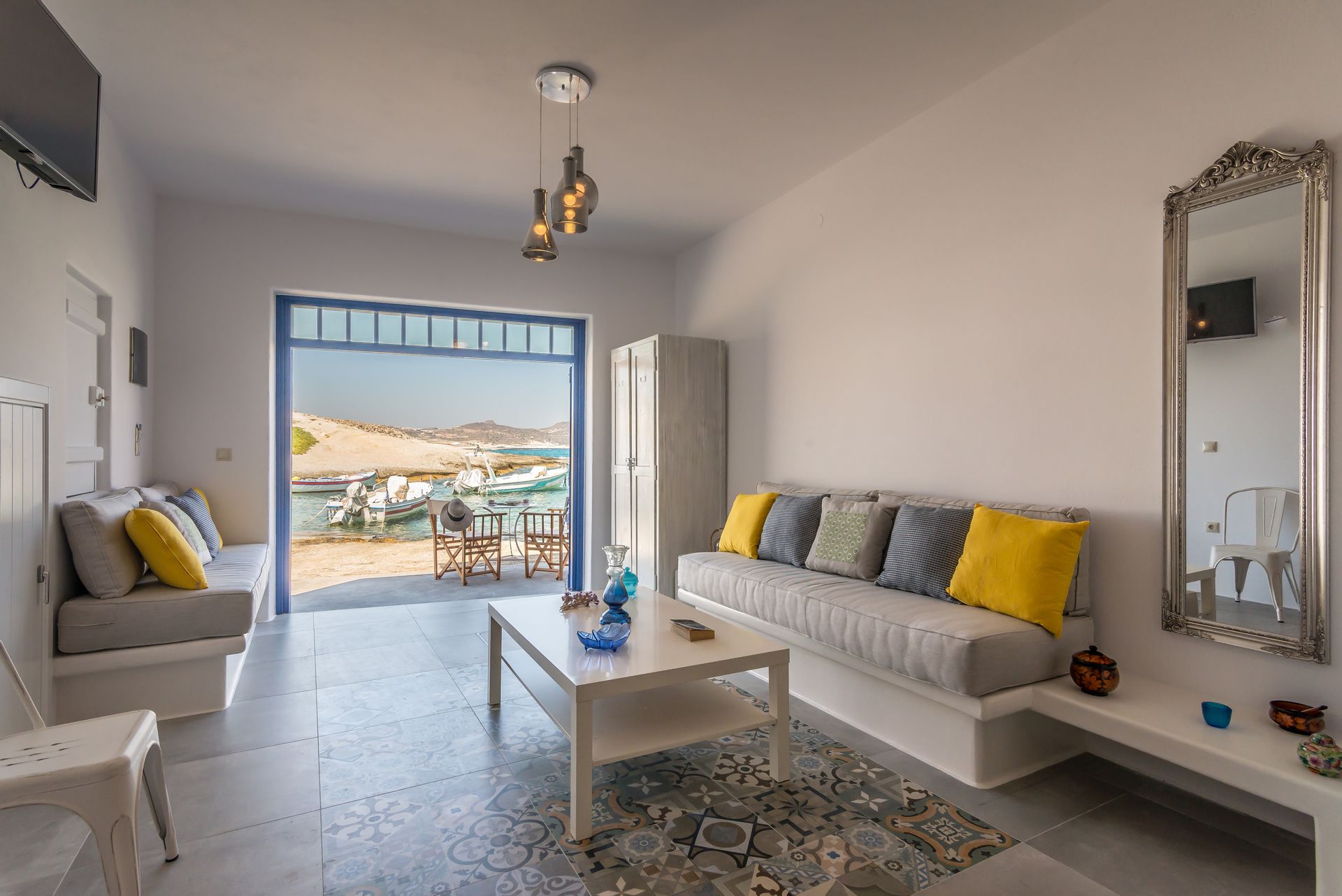 Fani Dream Suite at Agios Konstantinos Bay
