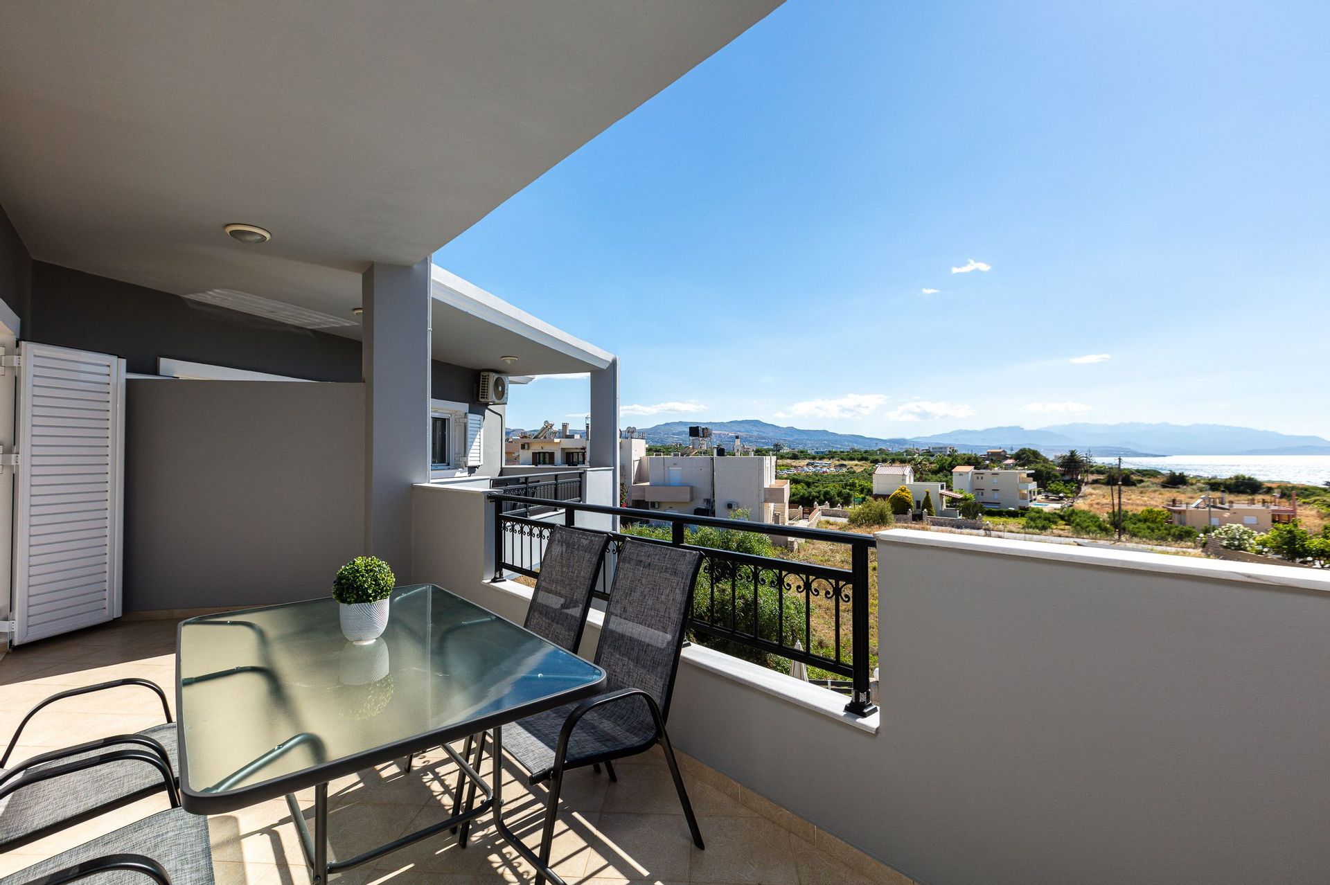 Apartment 3 Bedrooms Sea View
