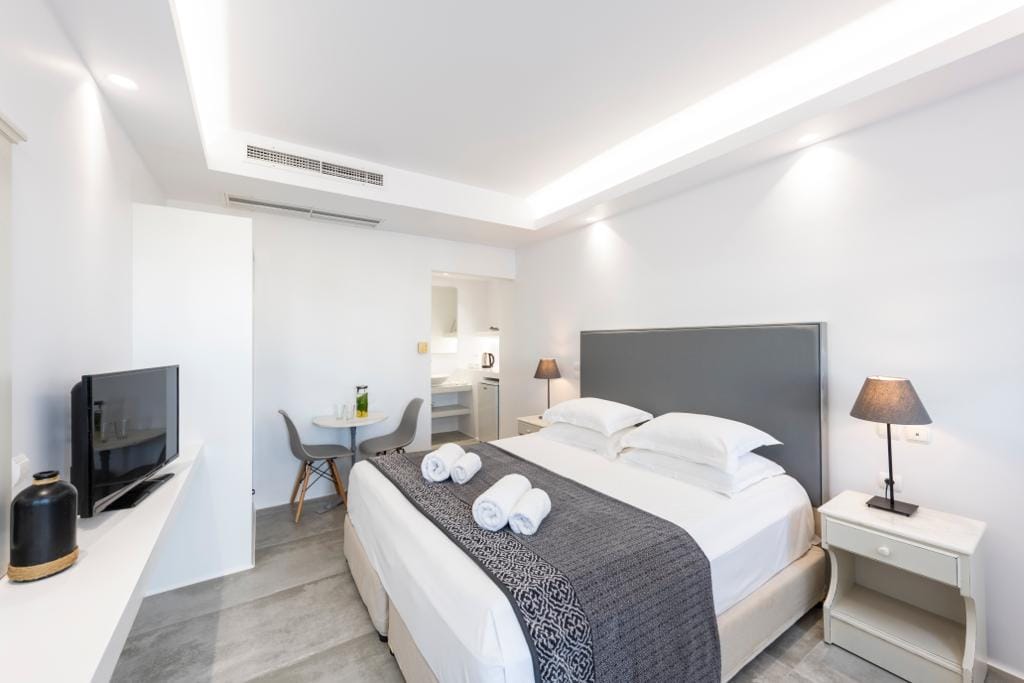 Superior Double with Sea View (Pool Level)