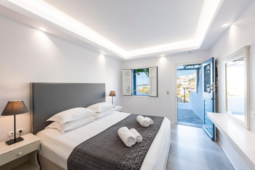 Superior Double with Sea View (Pool Level)