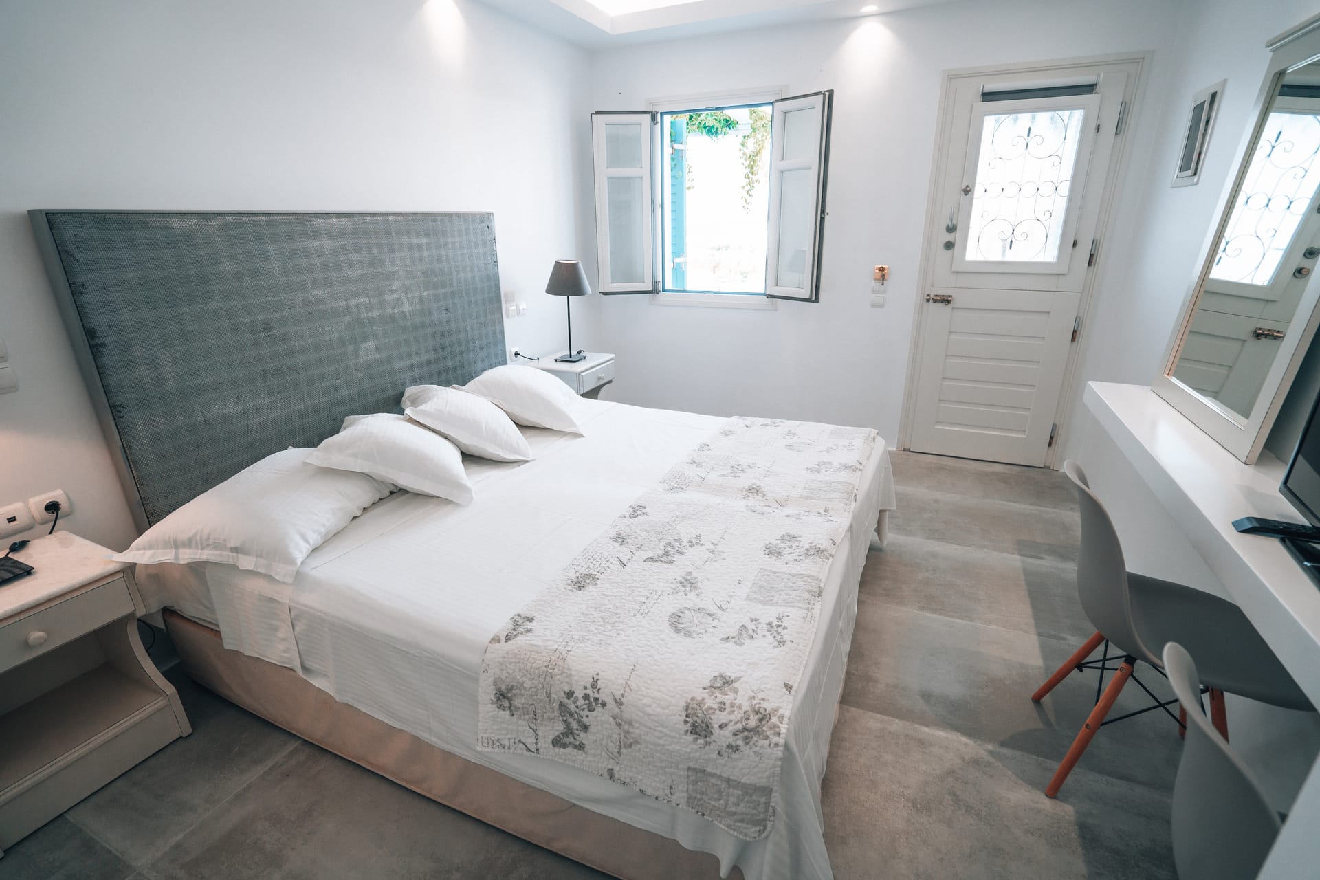 Superior Double with Sea View (Pool Level)