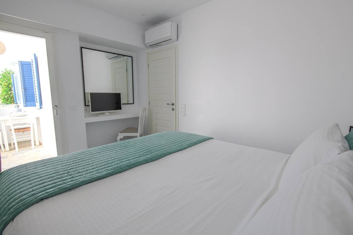 One-Bedroom Apartment with Patio