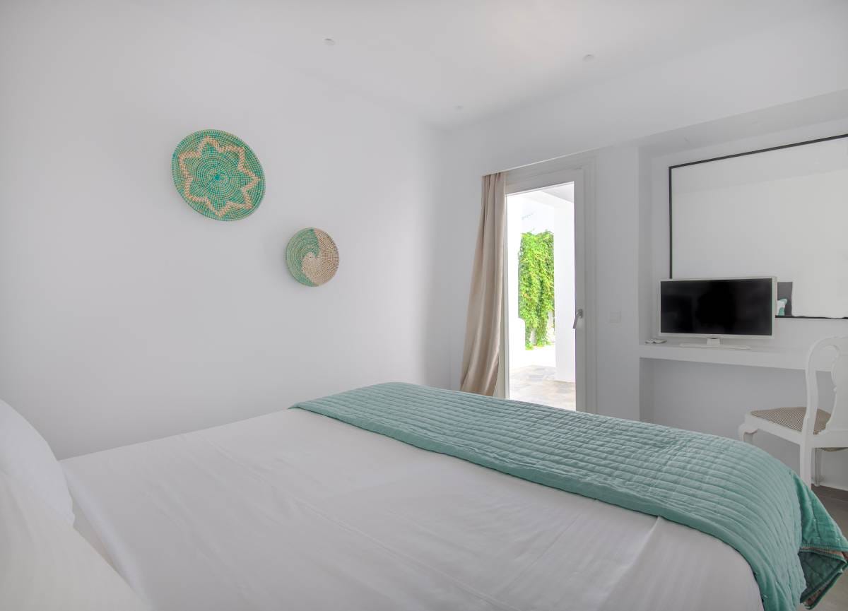One-Bedroom Apartment with Patio