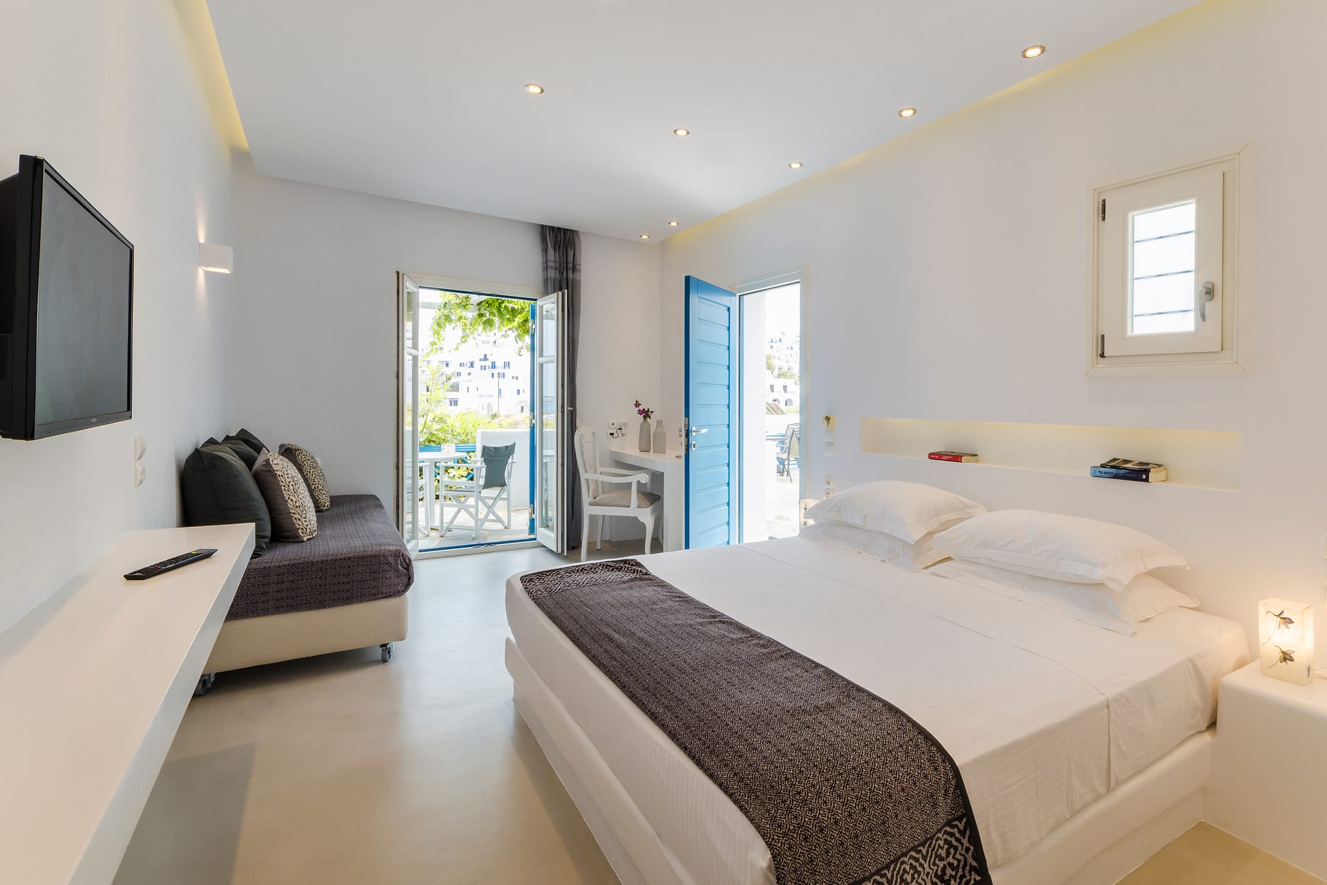 Deluxe Double Room with Sea View (Pool Level)