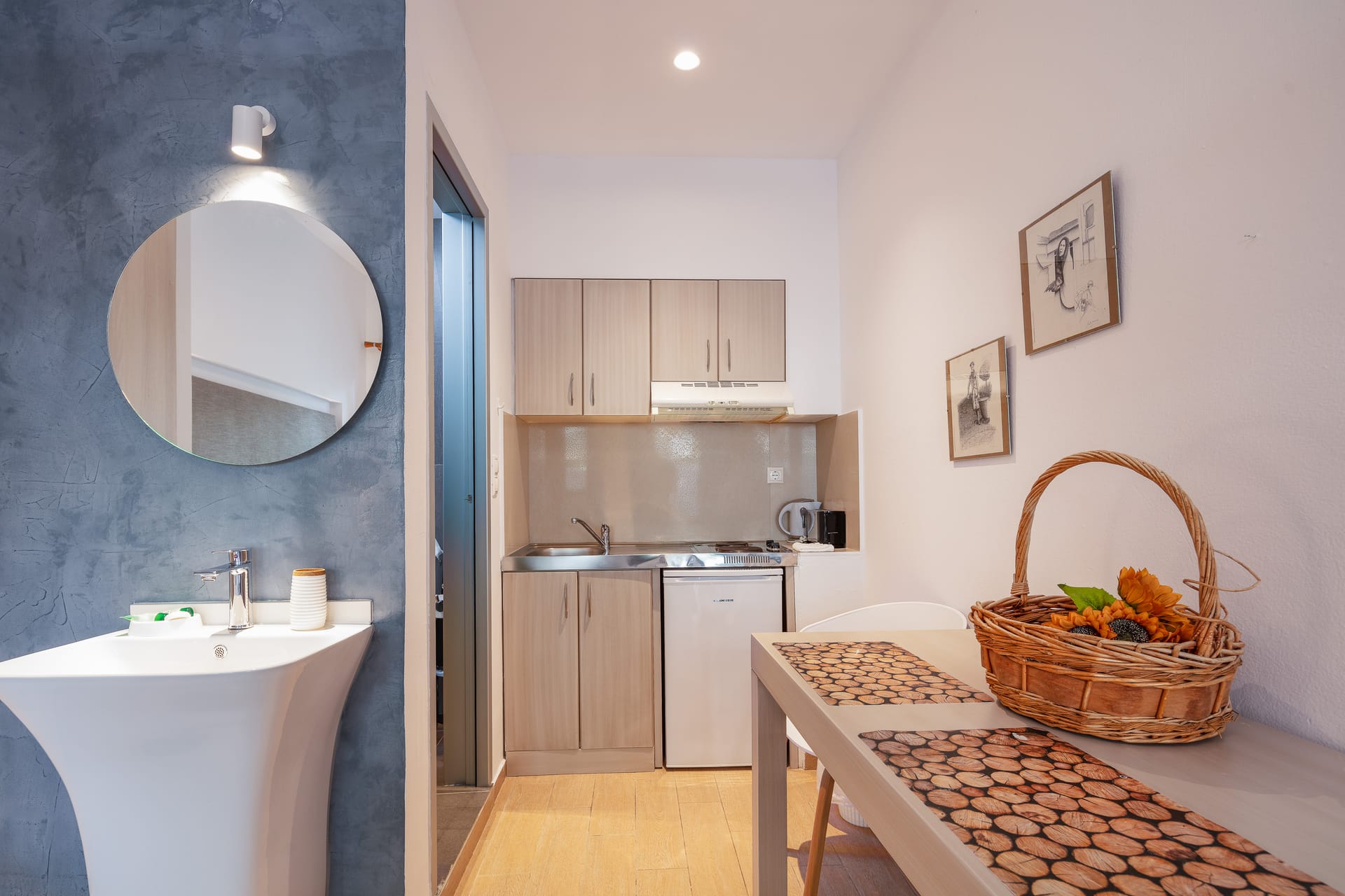 Economy Studio - Semi-Basement