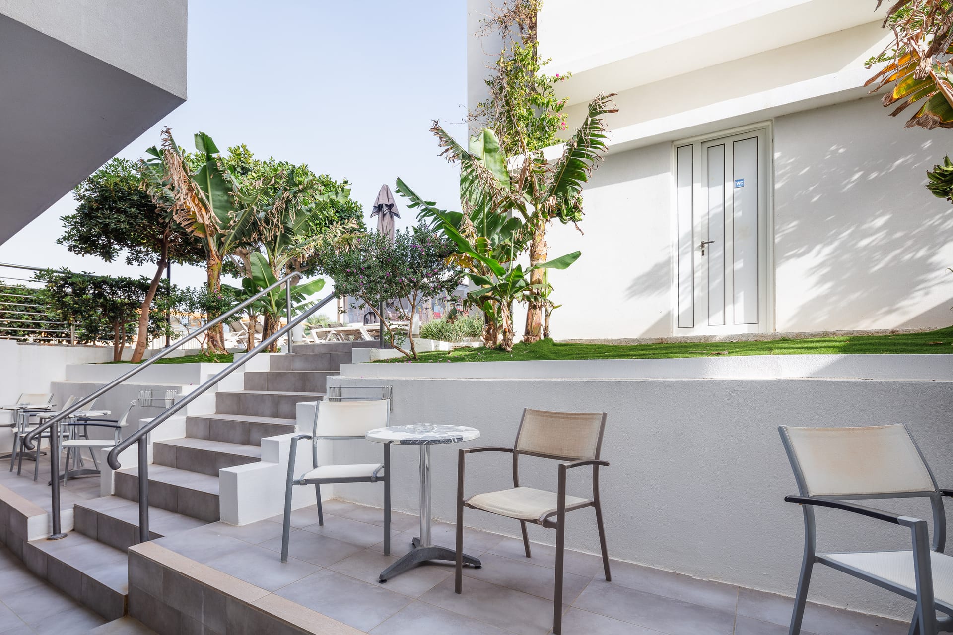 Economy Studio - Semi-Basement