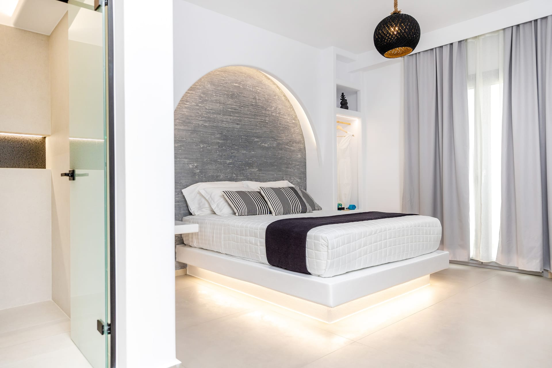 City Triple room
