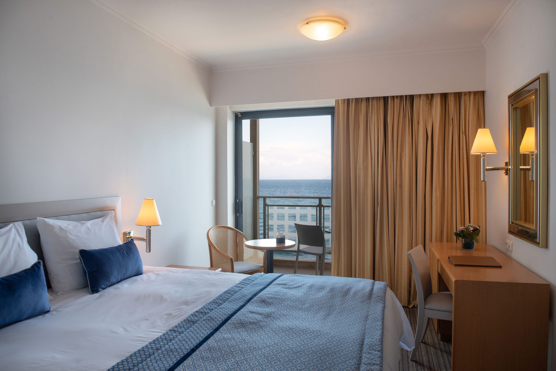Superior room with sea view