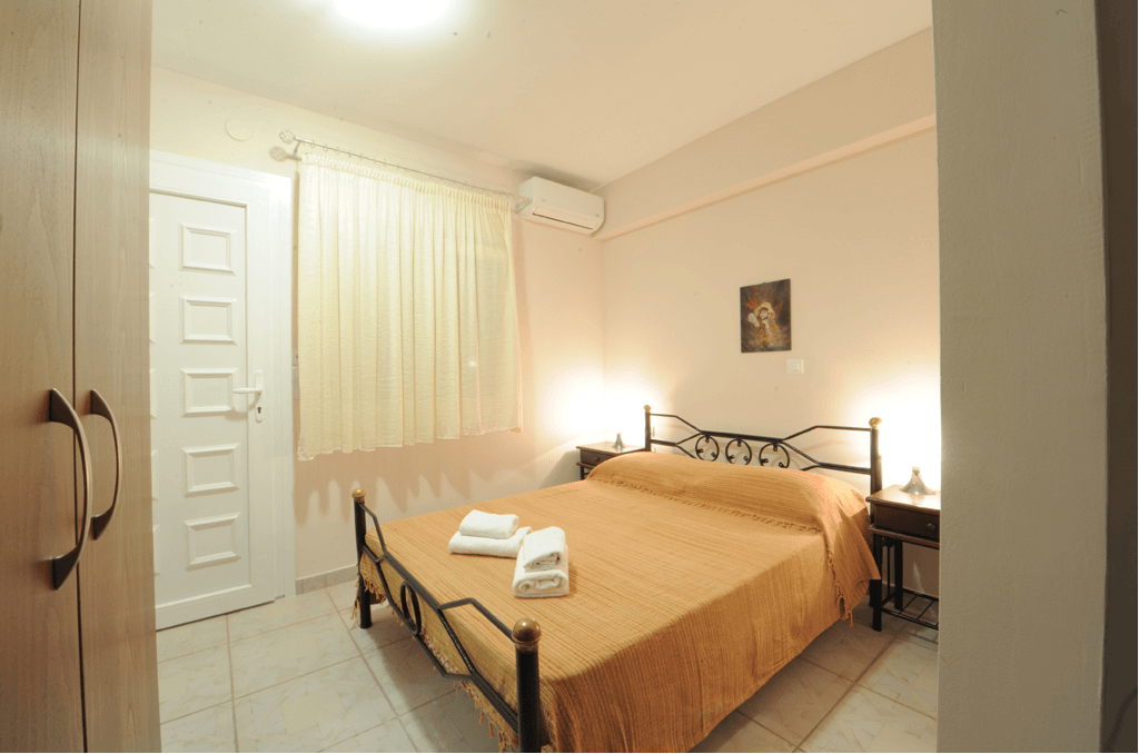 Double Room Economy