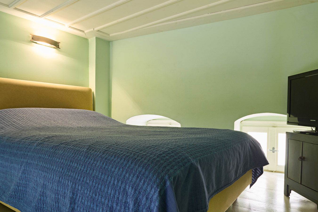 Green Mezzanine Bedroom Studio