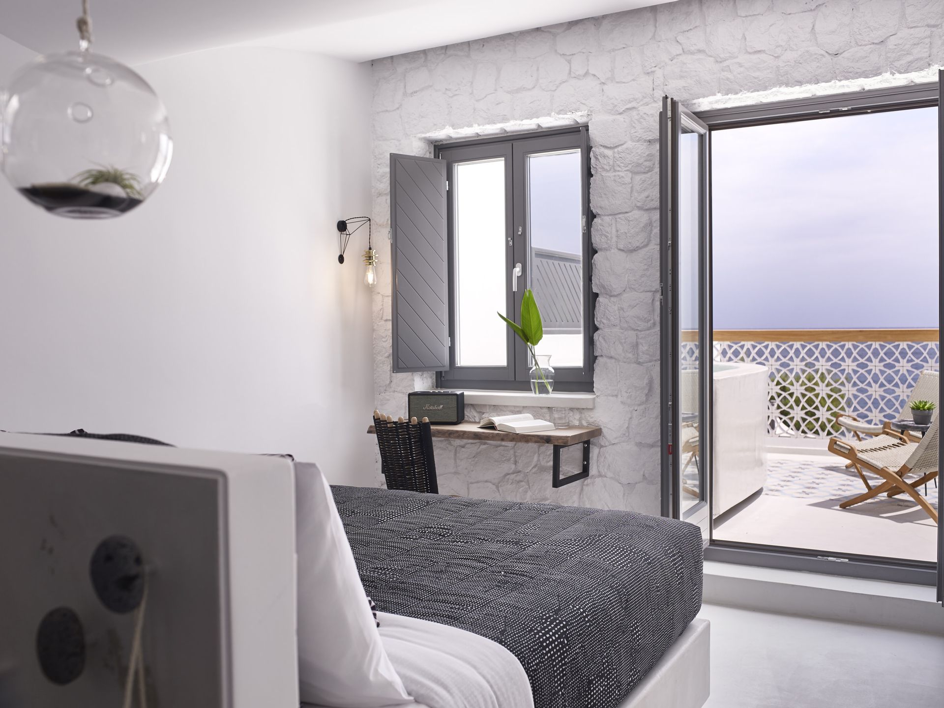 Deluxe Double with Outdoor Jacuzzi and Sea View