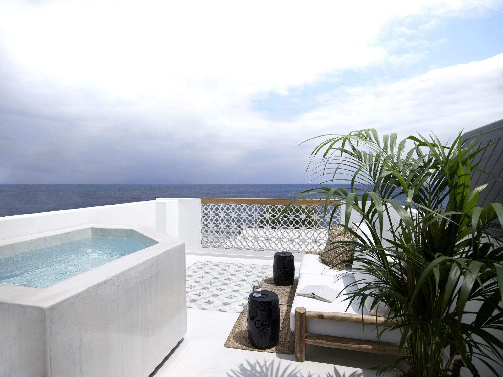 Deluxe Double with Outdoor Jacuzzi and Sea View