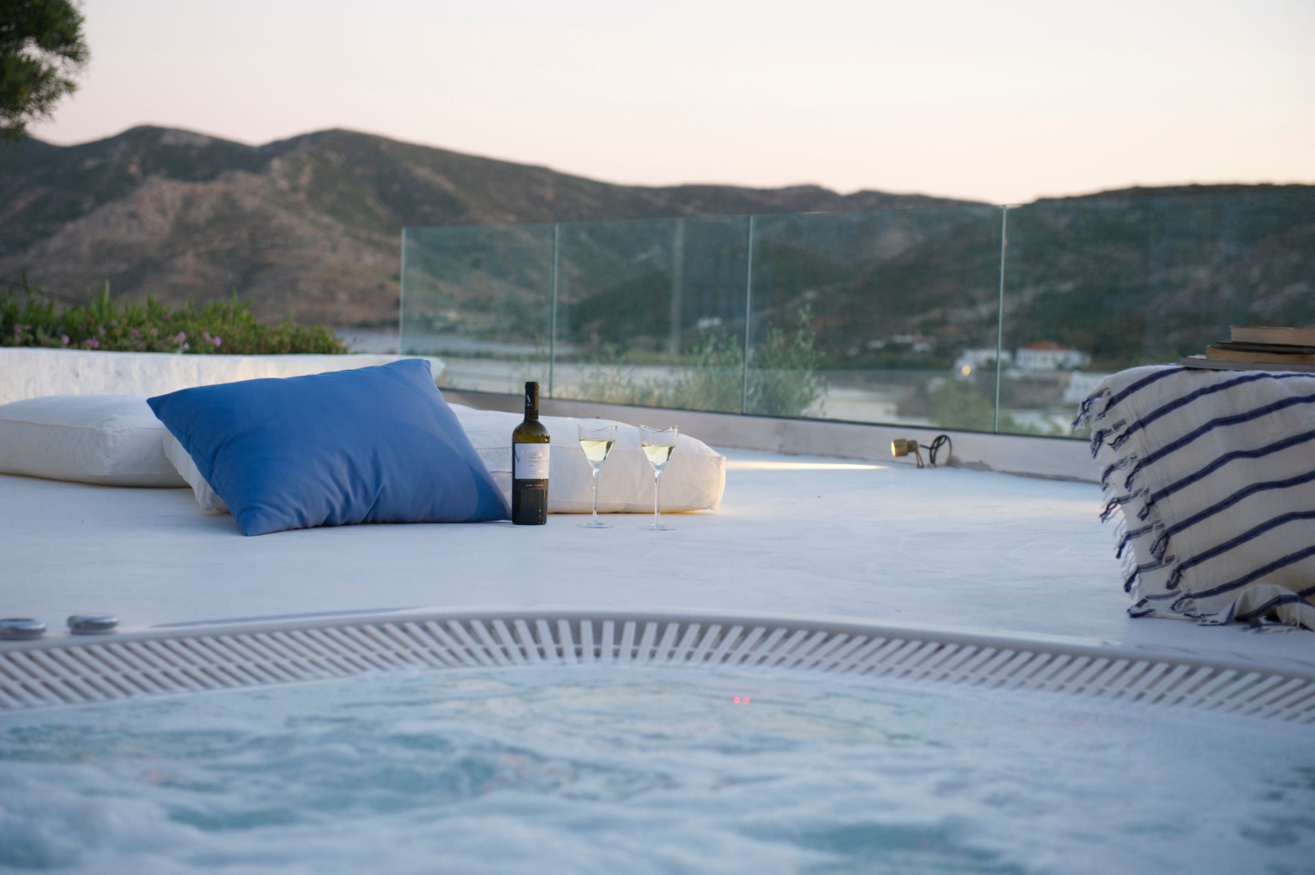 Superior Apartment with Sea View & Outdoor Hot Tub