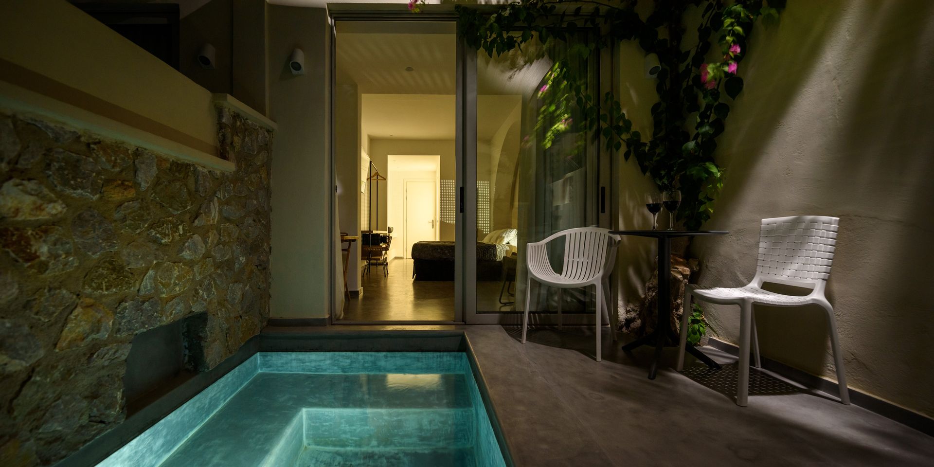 Junior Suite with outside Jacuzzi