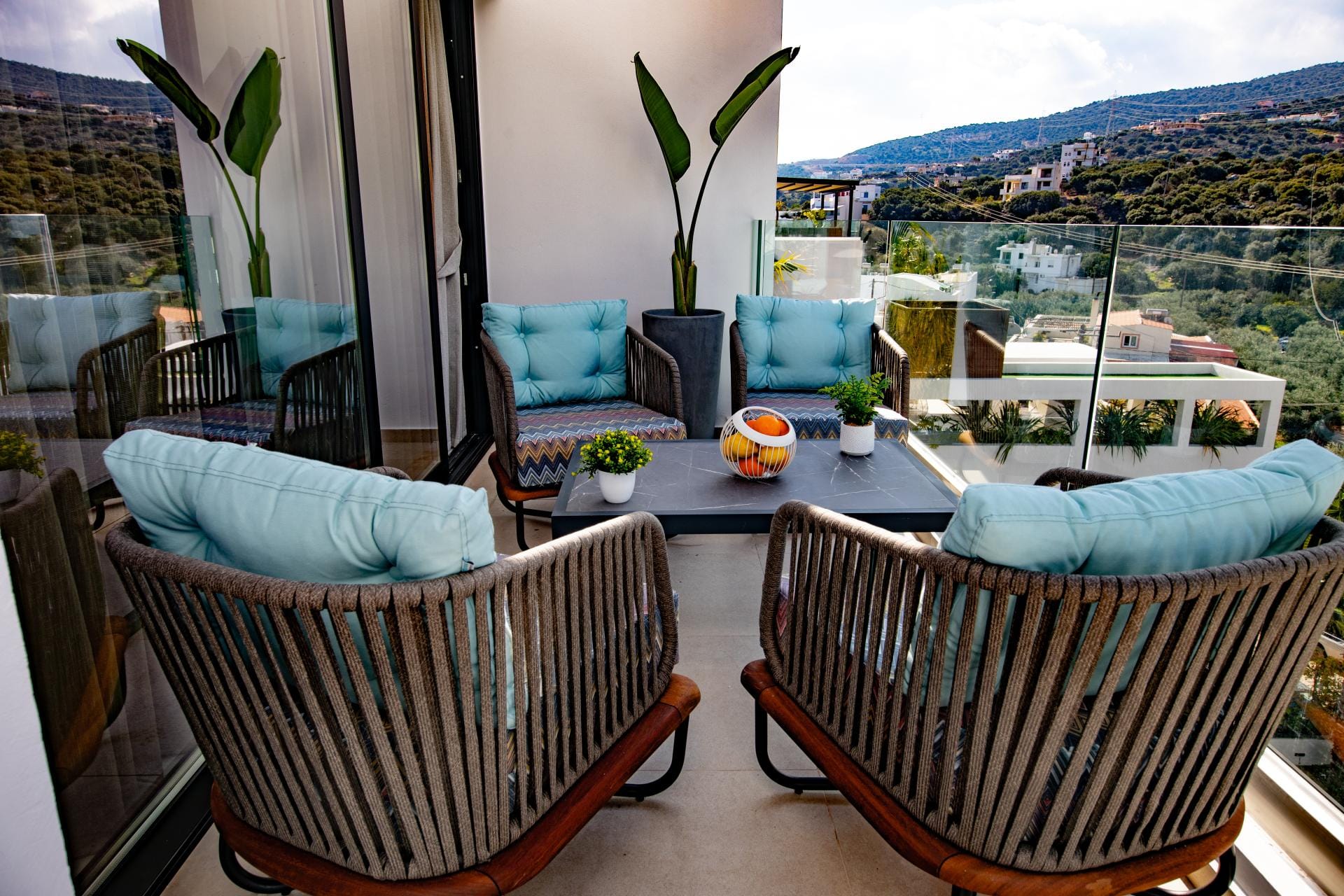 One Bedroom Suite with Pool View &amp; Outdoor Jetted Tub
