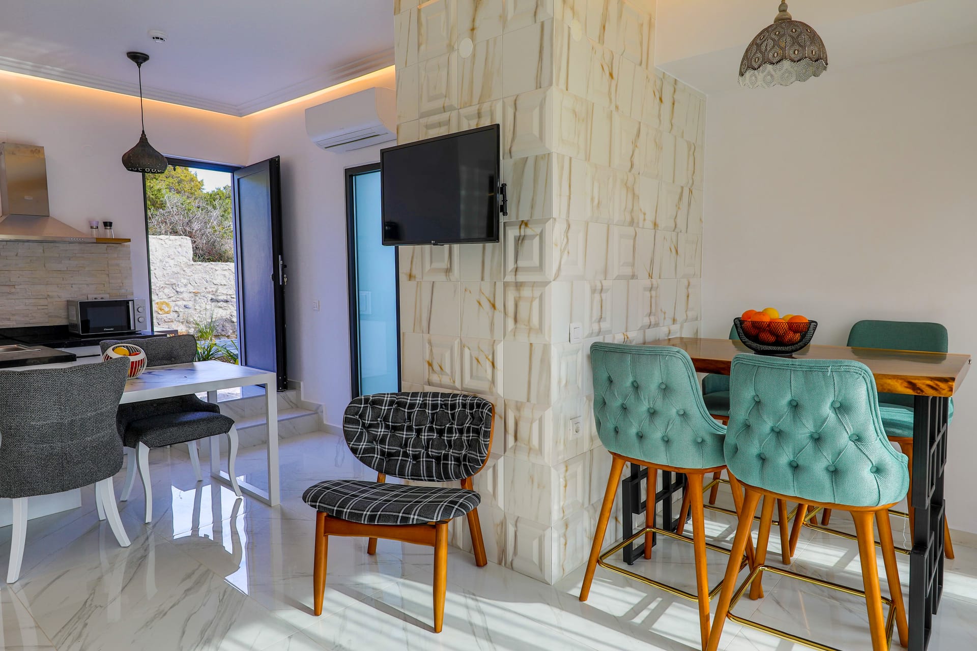 Premium One Bedroom Suite with Sea View & Outdoor Jetted Tub
